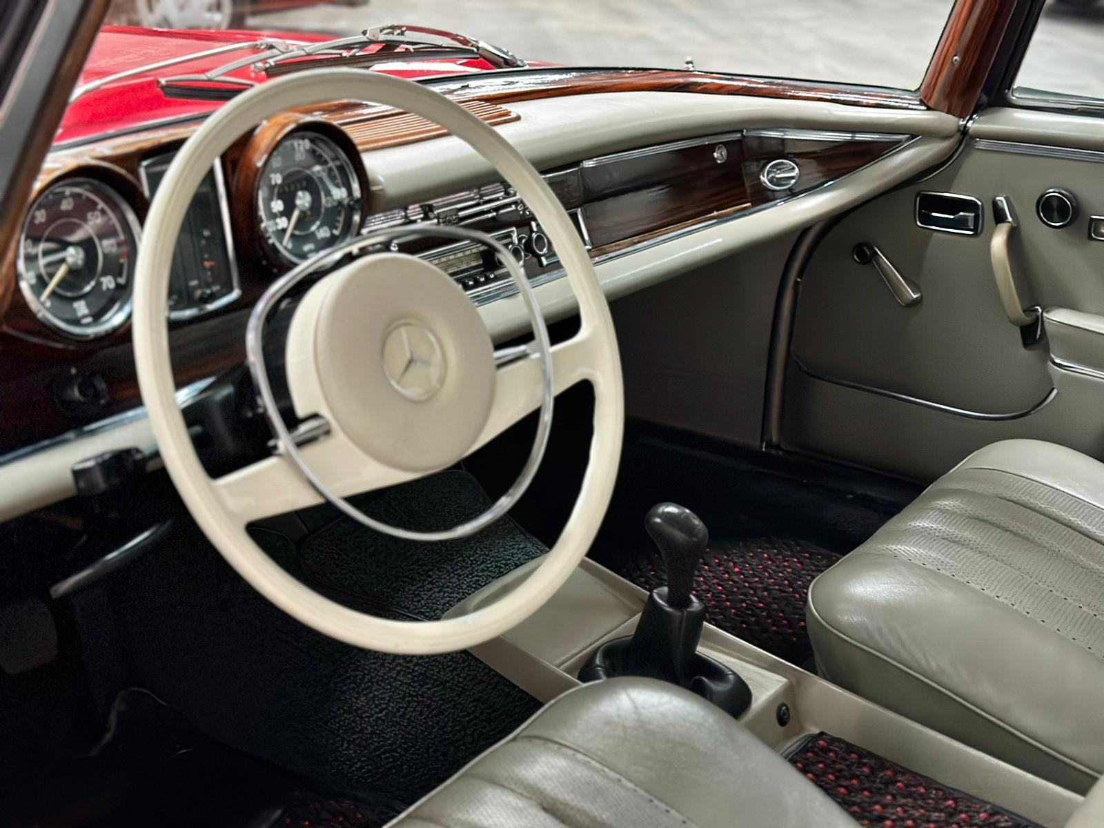 
Mercedes Benz 280 SE Coupe full									