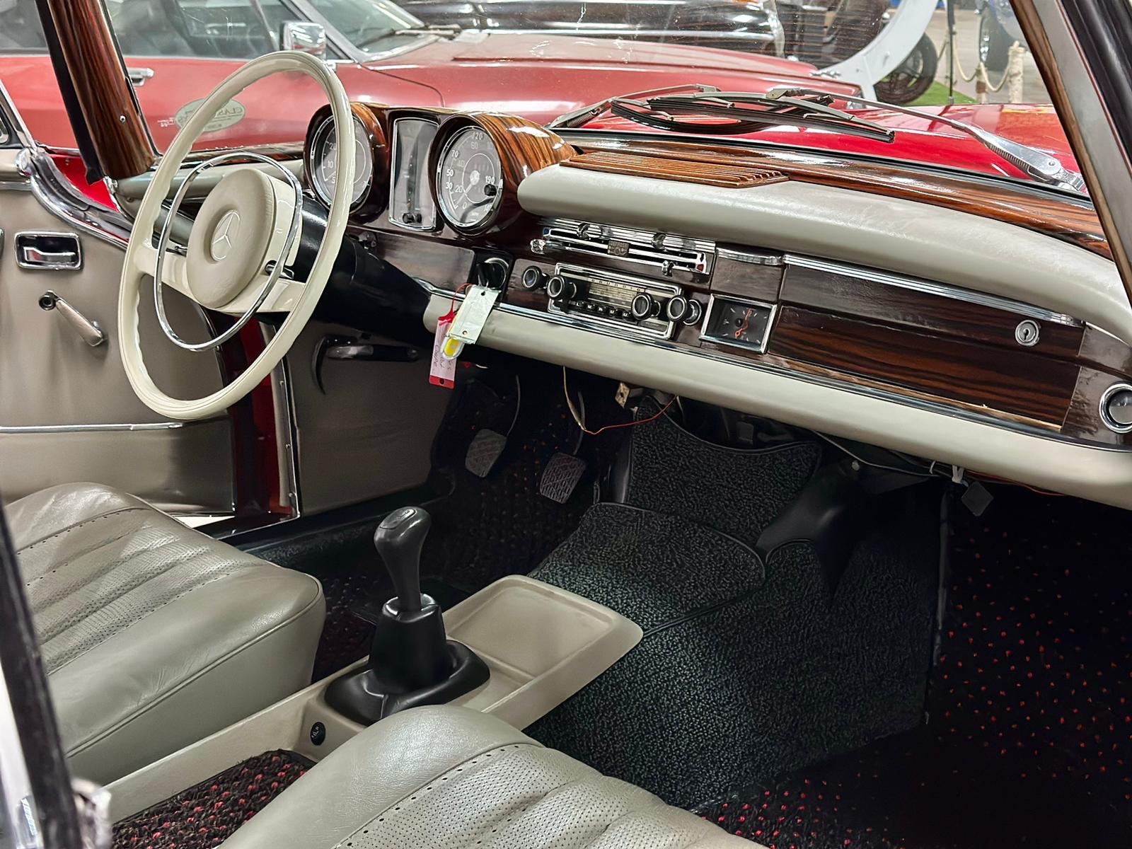 
Mercedes Benz 280 SE Coupe full									