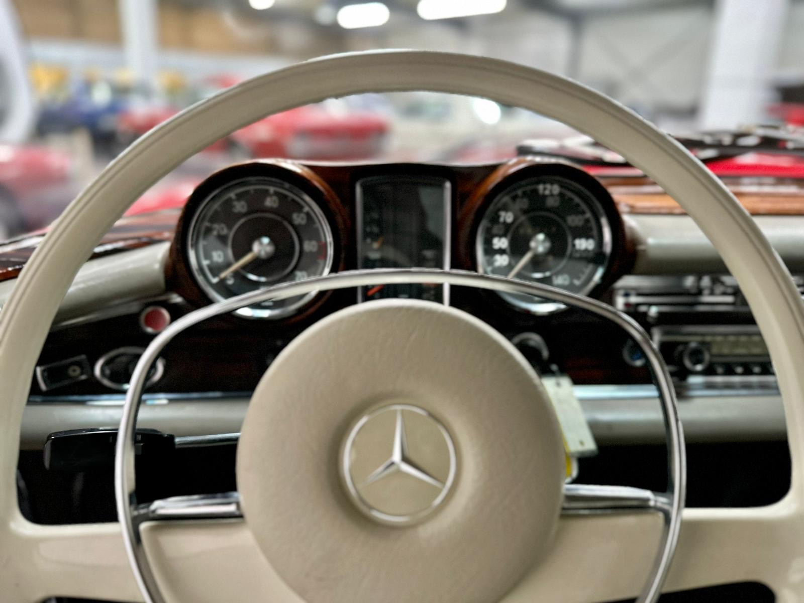 
Mercedes Benz 280 SE Coupe full									