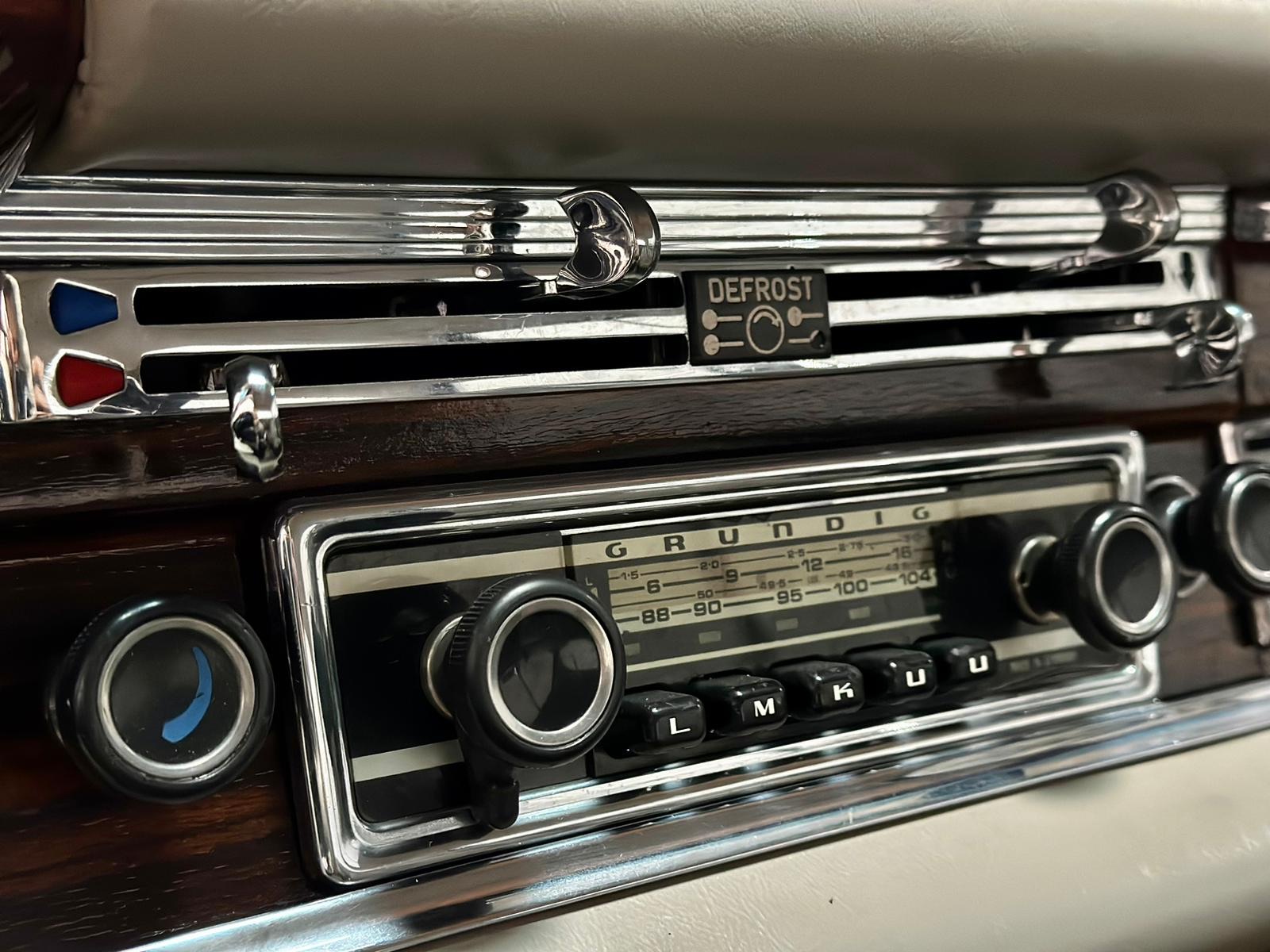 
Mercedes Benz 280 SE Coupe full									