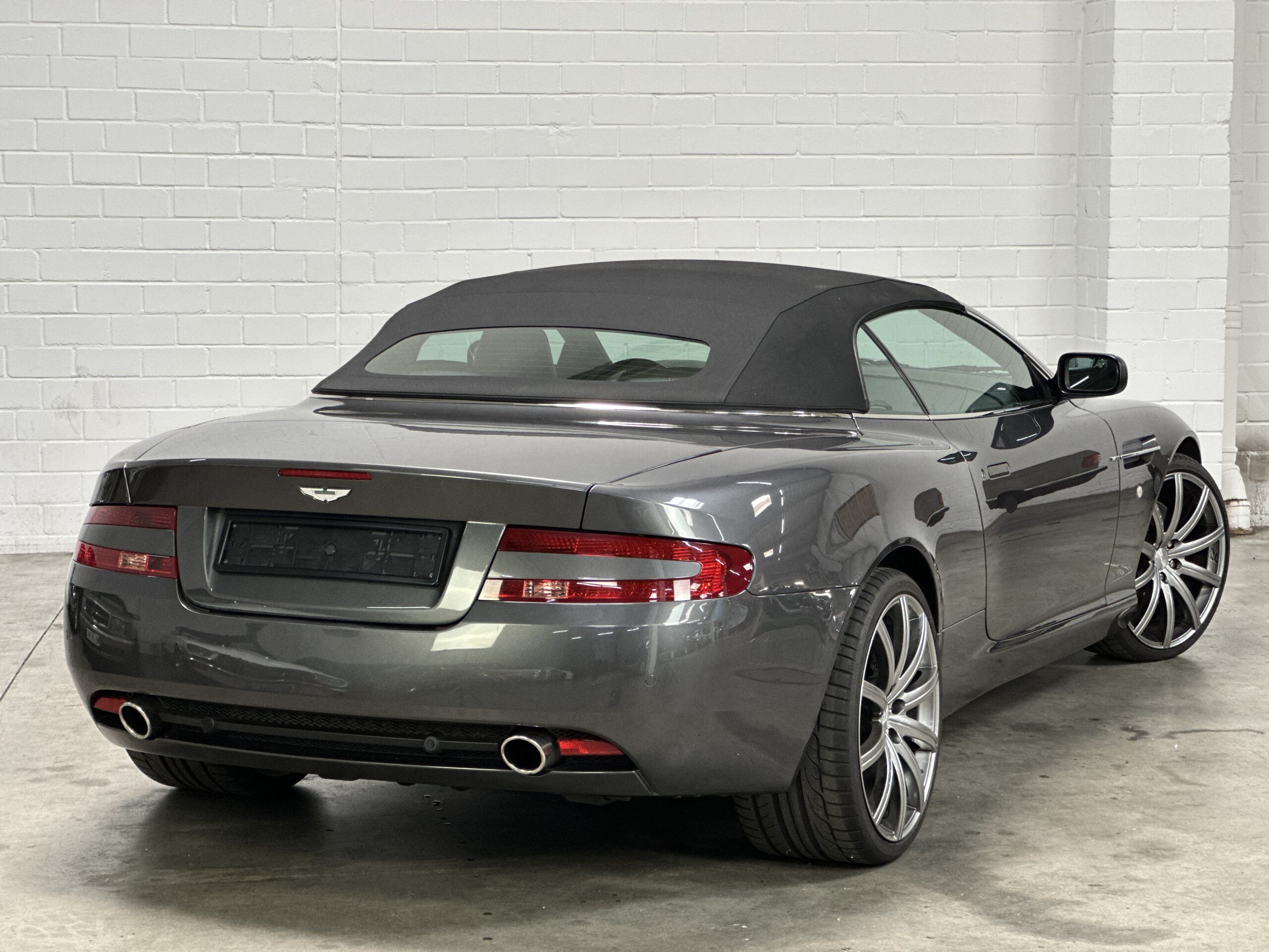 
Aston Martin DB9 VOLANTE 6.0 It EU Model full									