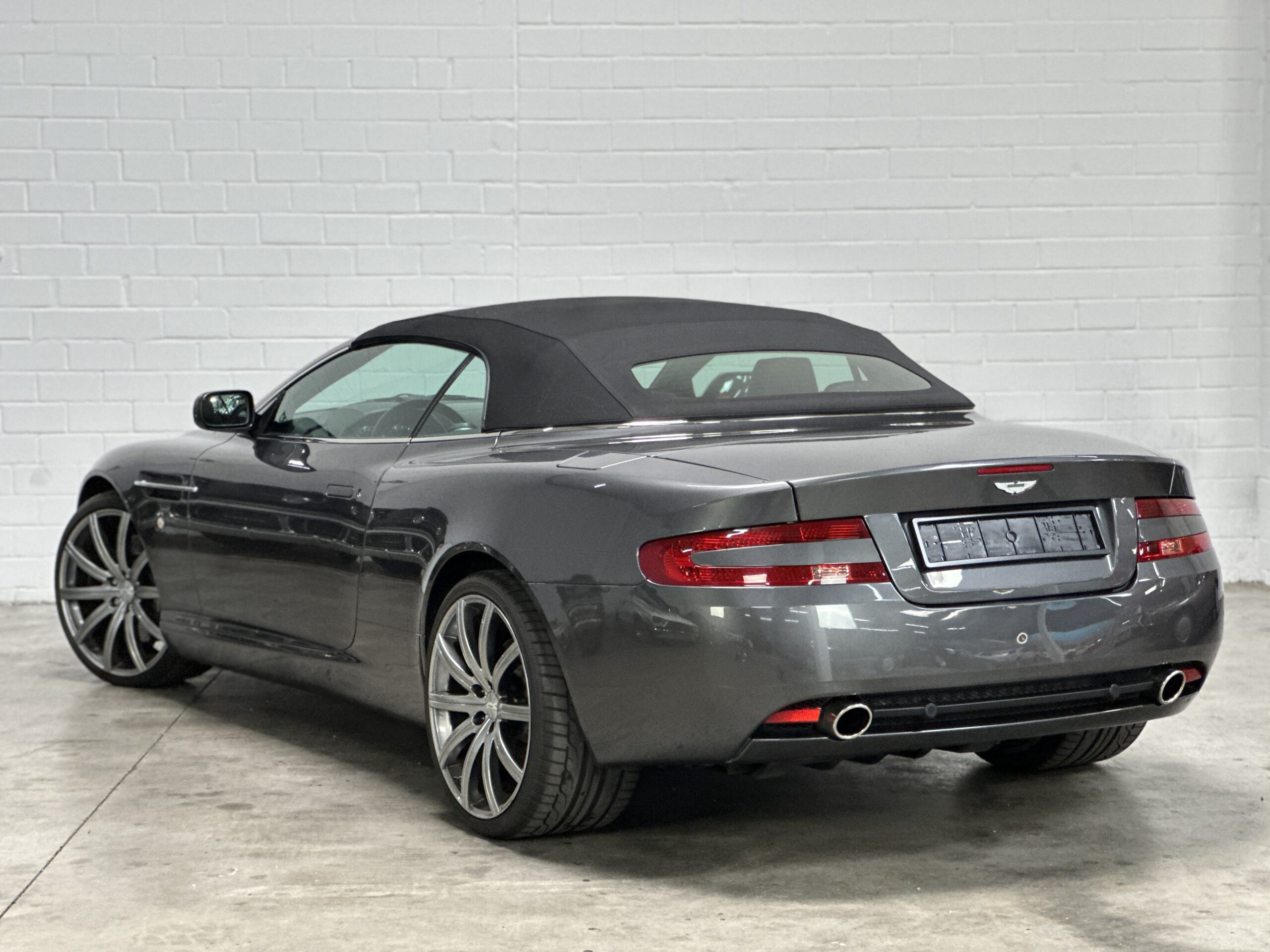 
Aston Martin DB9 VOLANTE 6.0 It EU Model full									