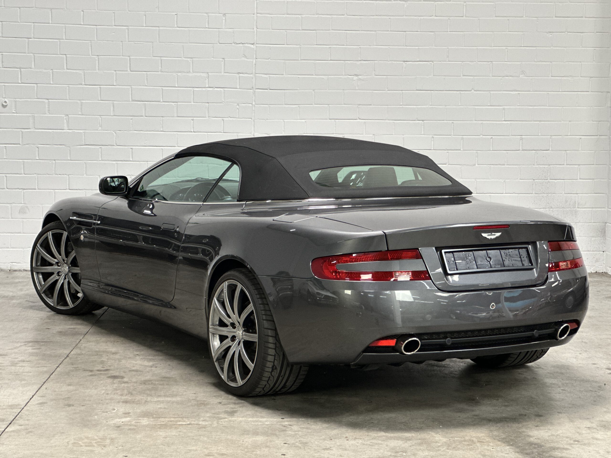 
Aston Martin DB9 VOLANTE 6.0 It EU Model full									