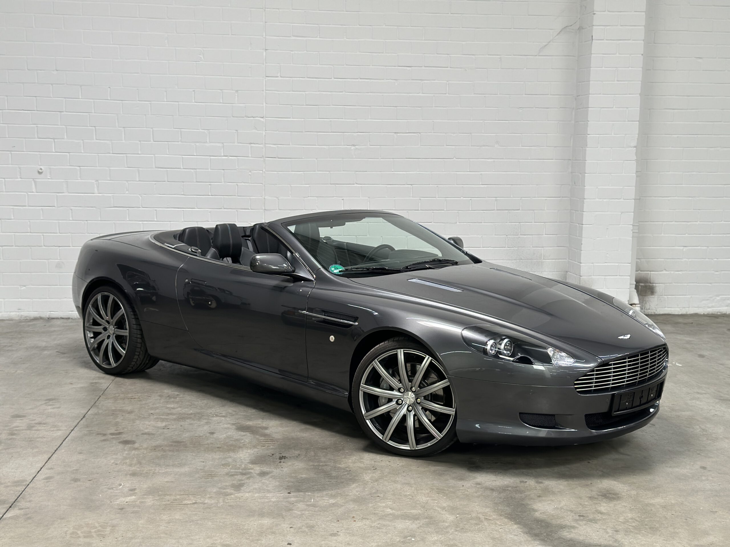 
Aston Martin DB9 VOLANTE 6.0 It EU Model full									