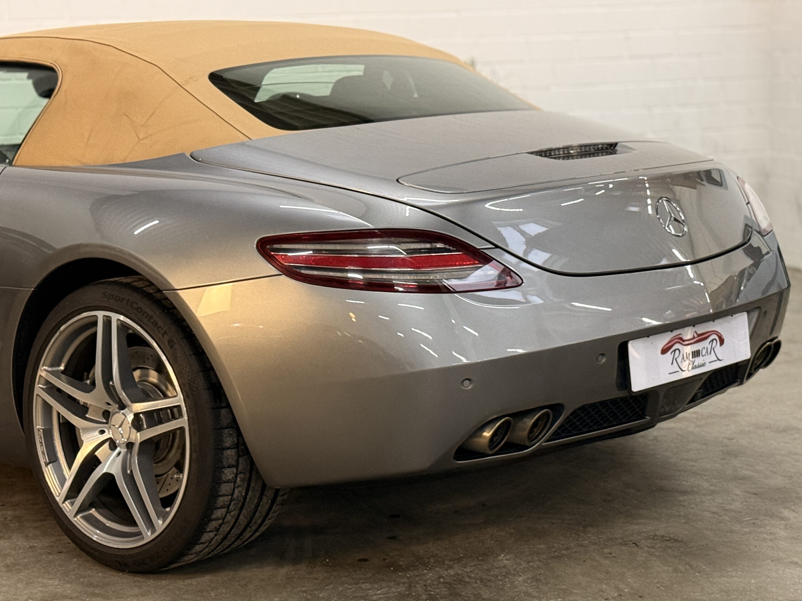 
Mercedes – Benz SLS AMG Roadster GT Brabus – 610 PS Carbon full									