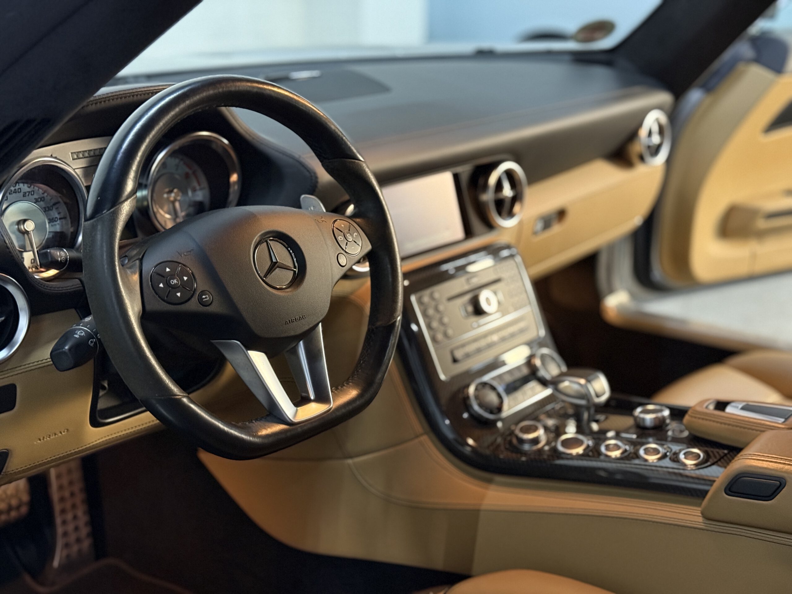 
Mercedes – Benz SLS AMG Roadster GT Brabus – 610 PS Carbon full									