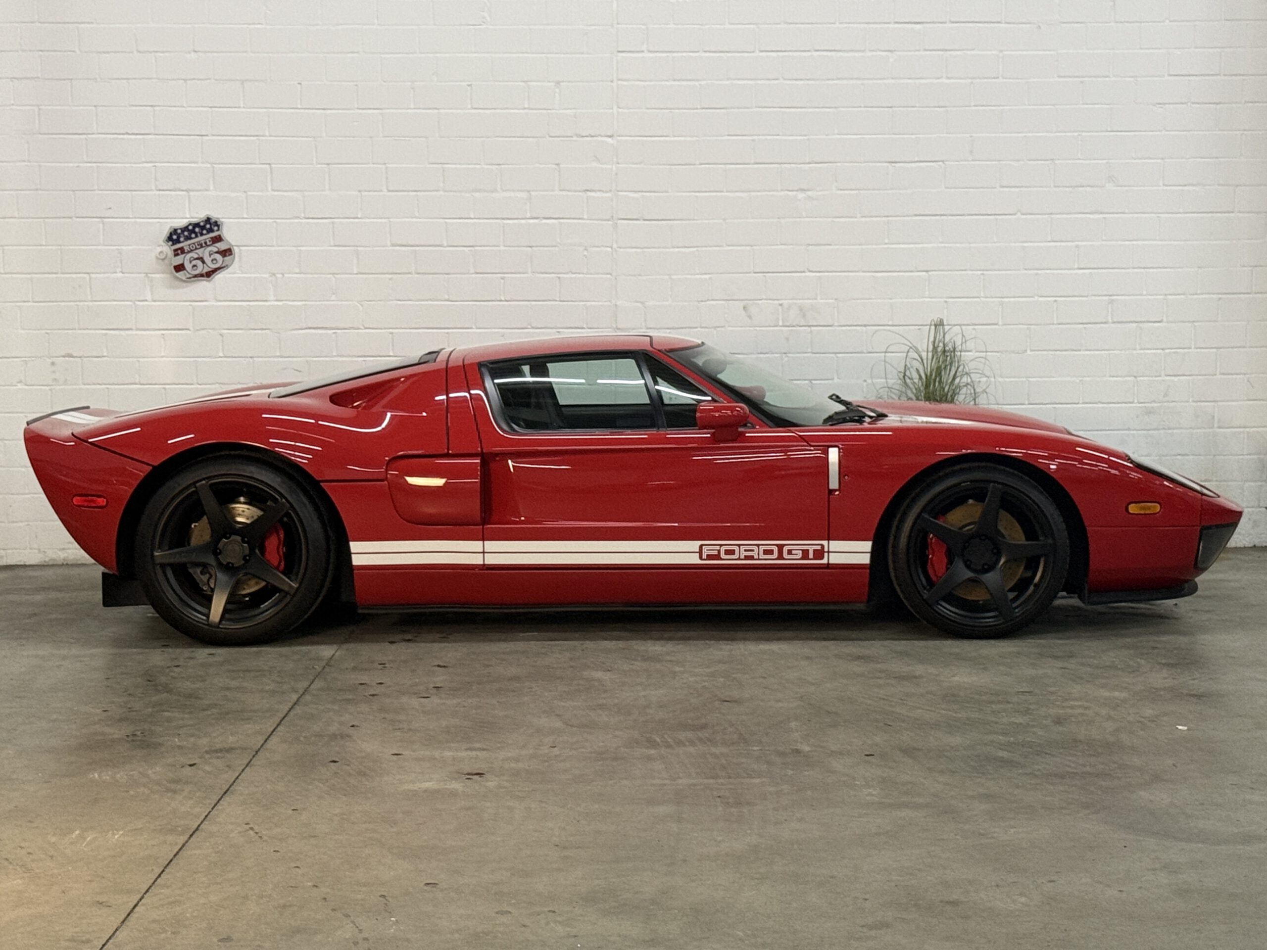 
Ford GT – nur 13.500 km – Scheckheftgepflegt full									