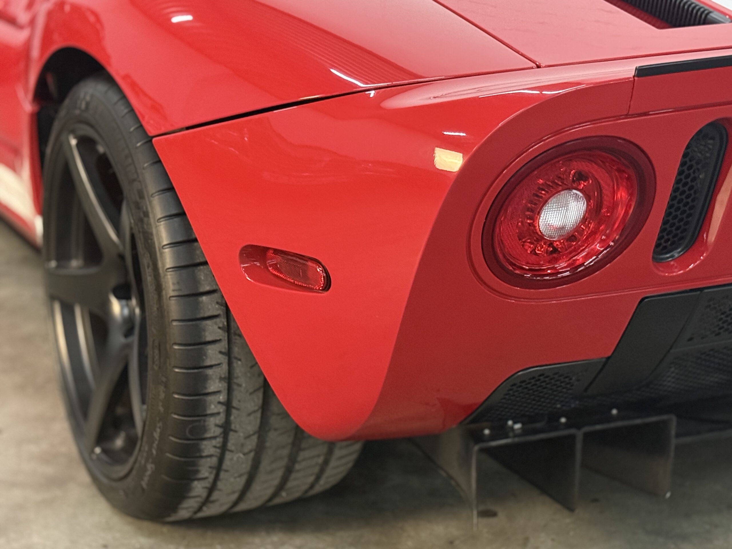 
Ford GT – nur 13.500 km – Scheckheftgepflegt full									