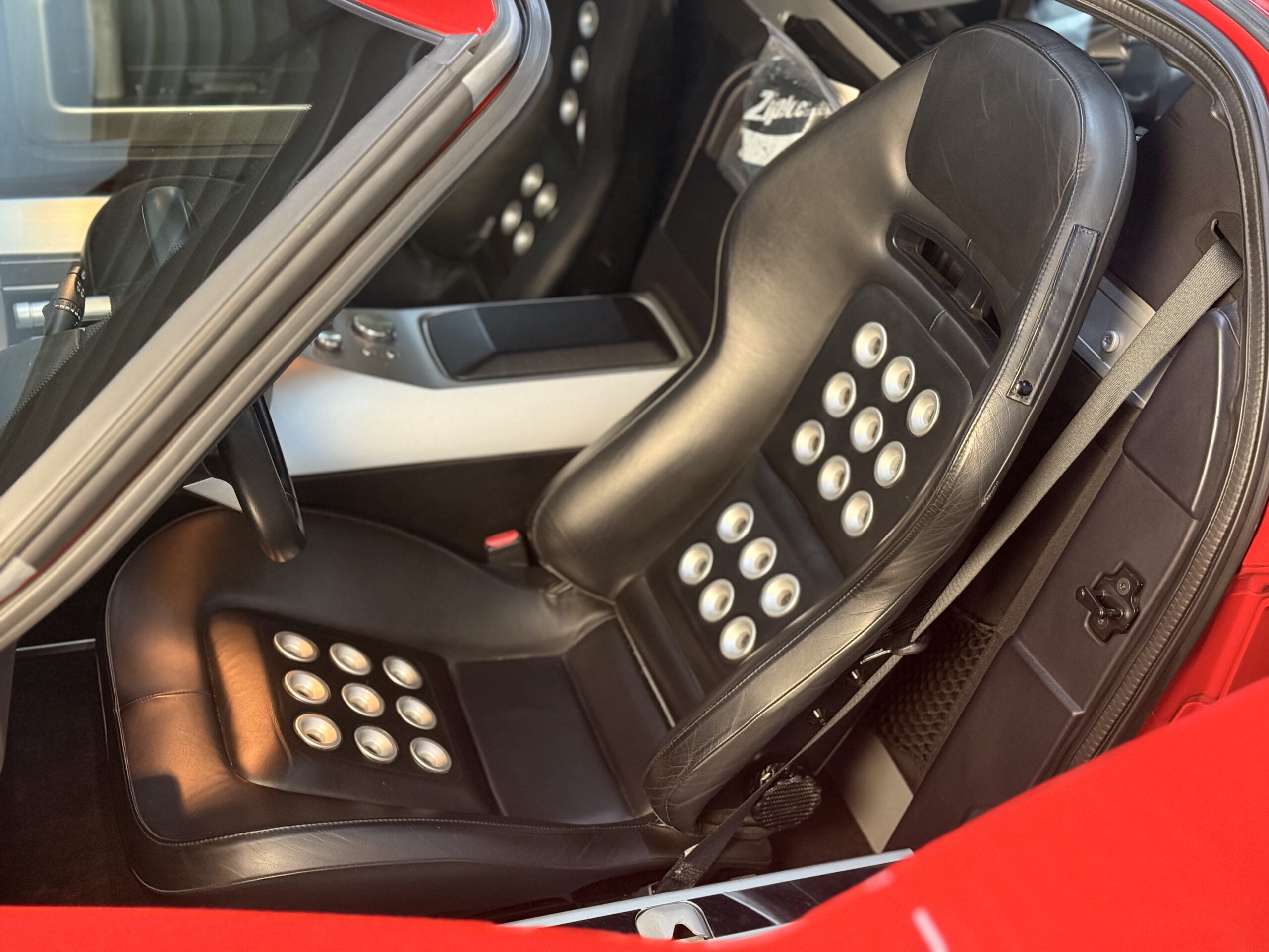 
Ford GT – nur 13.500 km – Scheckheftgepflegt full									