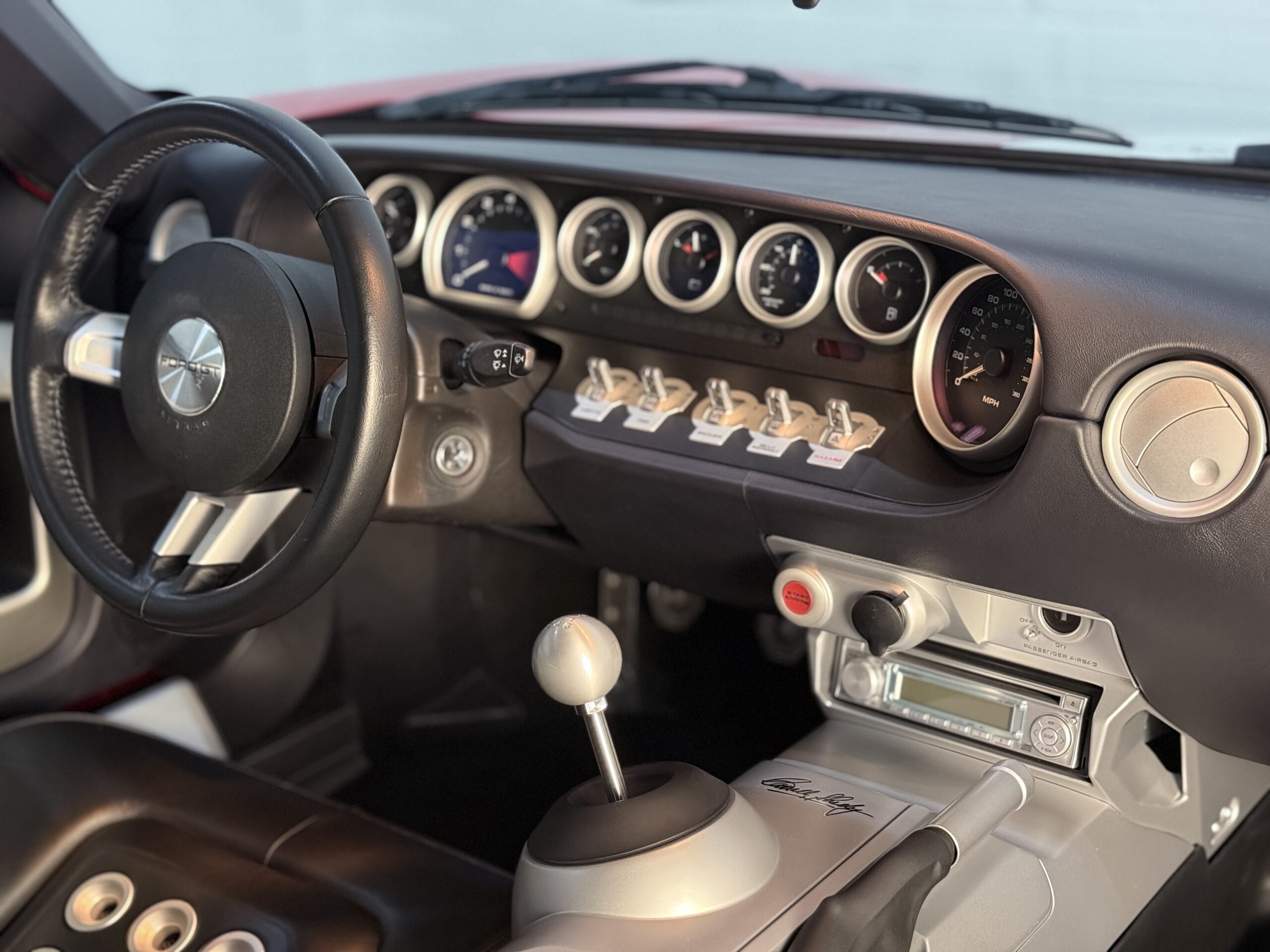 
Ford GT – nur 13.500 km – Scheckheftgepflegt full									