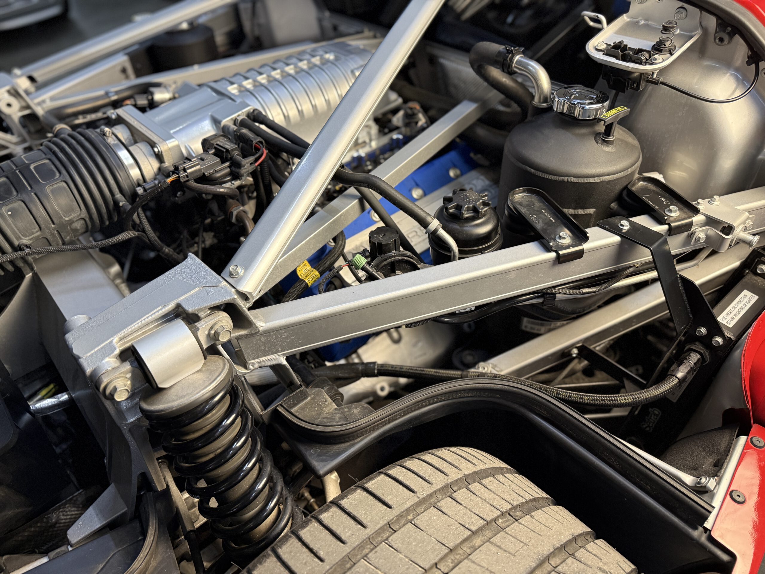 
Ford GT – nur 13.500 km – Scheckheftgepflegt full									