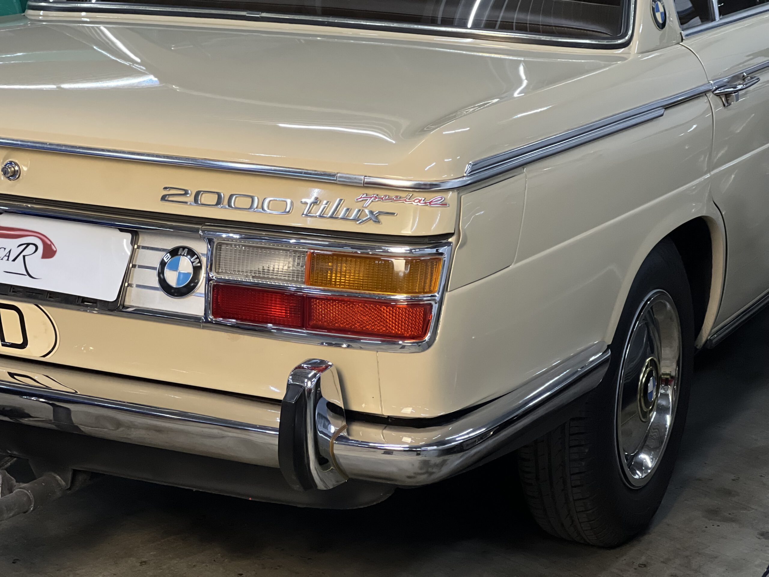 
BMW 2000 Tilux im Originalzustand – ungeschweißt full									