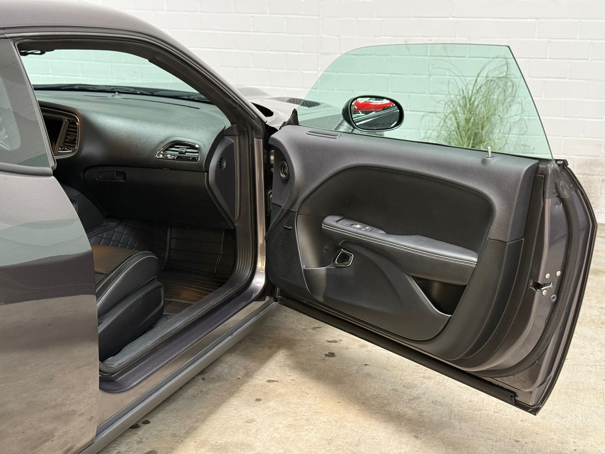 
Dodge Challenger SRT Hellcat full									