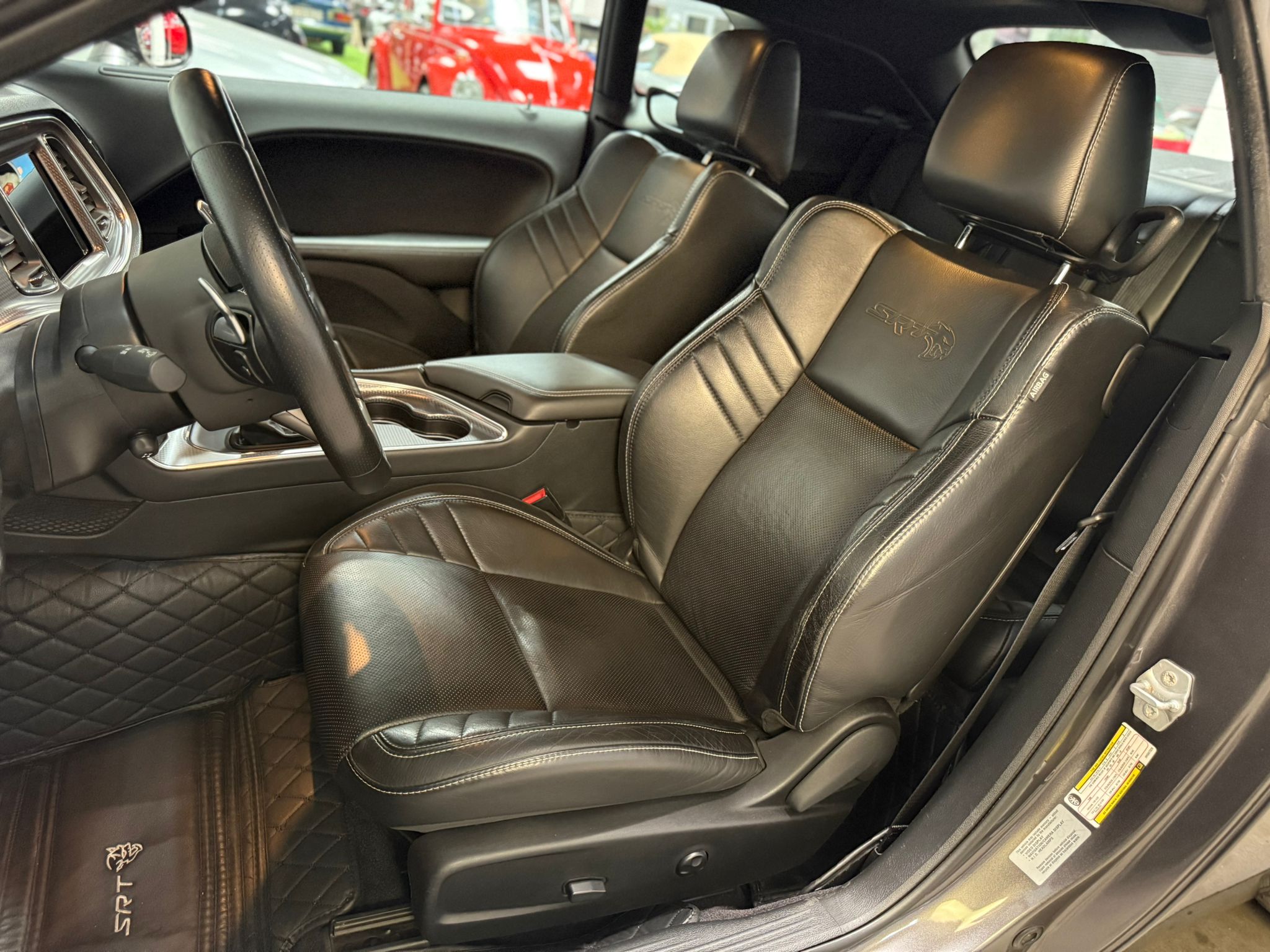 
Dodge Challenger SRT Hellcat full									