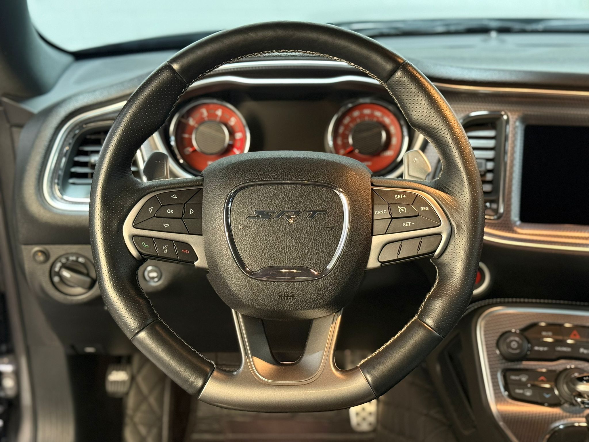 
Dodge Challenger SRT Hellcat full									