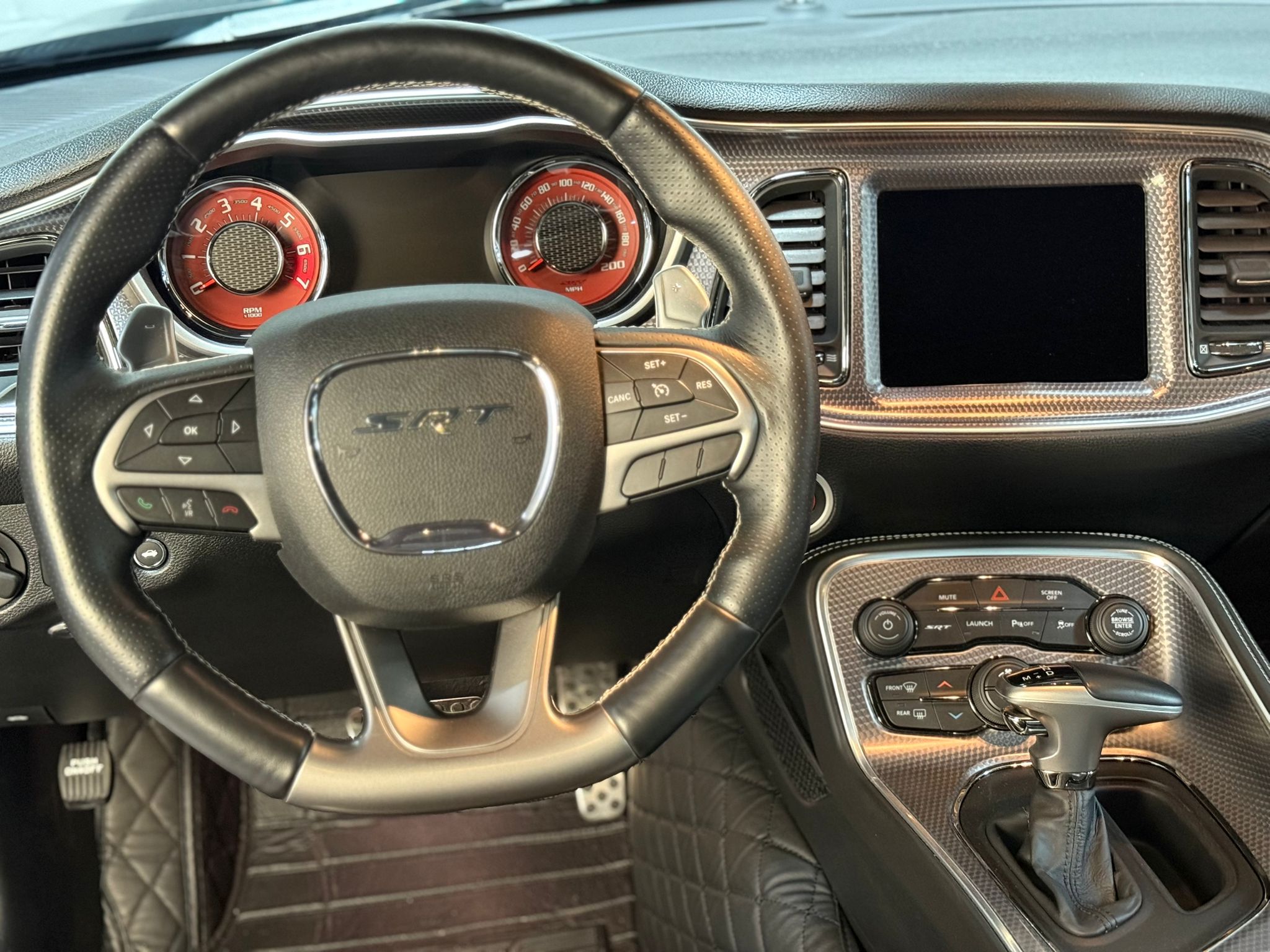 
Dodge Challenger SRT Hellcat full									