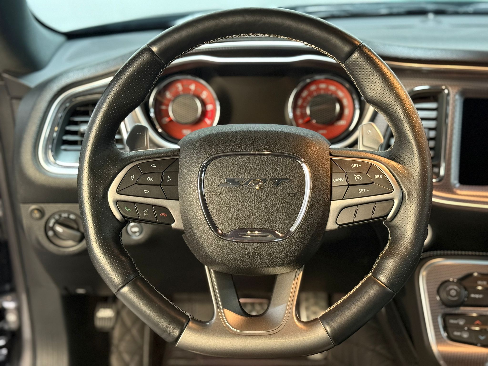 
Dodge Challenger SRT Hellcat full									