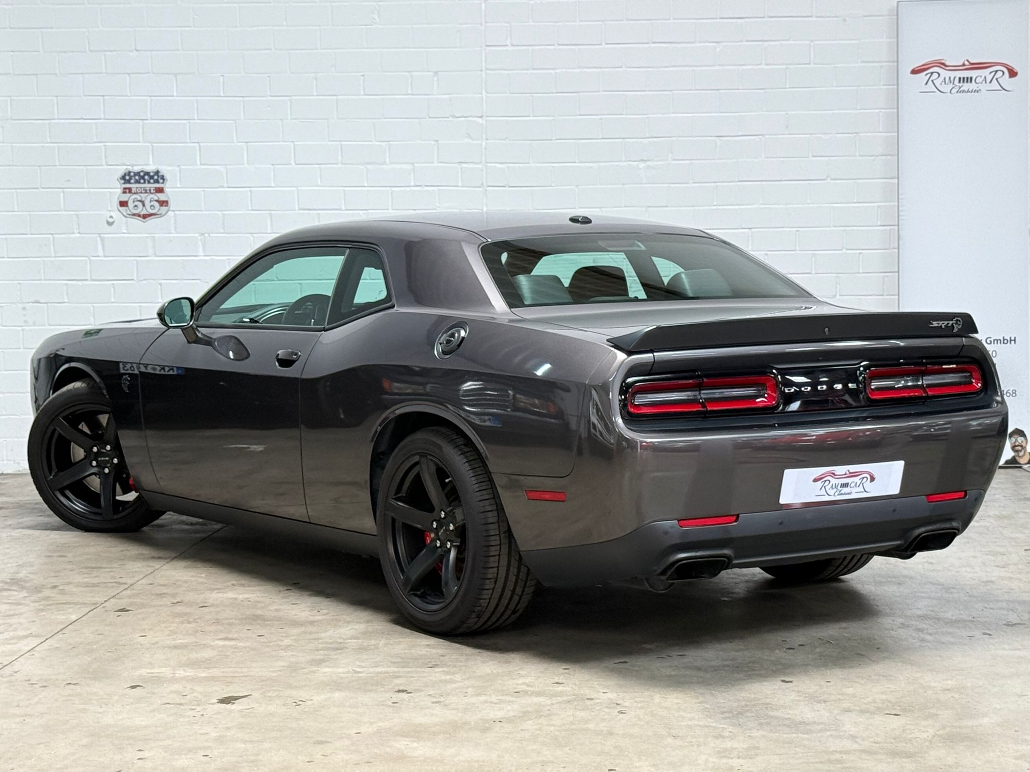 
Dodge Challenger SRT Hellcat full									