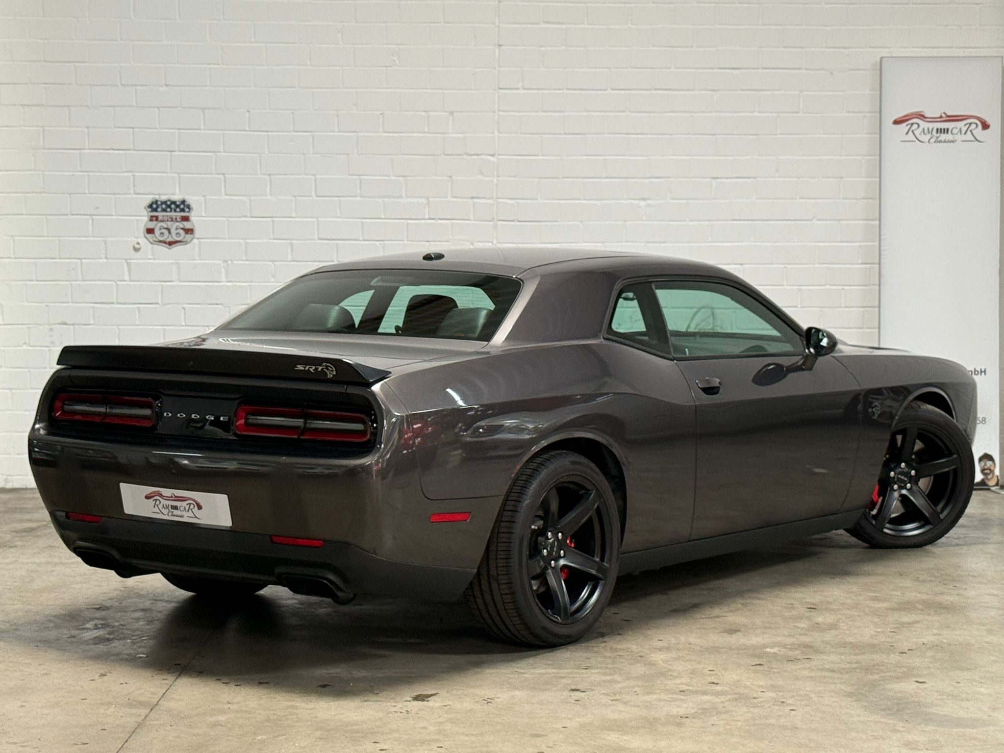 
Dodge Challenger SRT Hellcat full									
