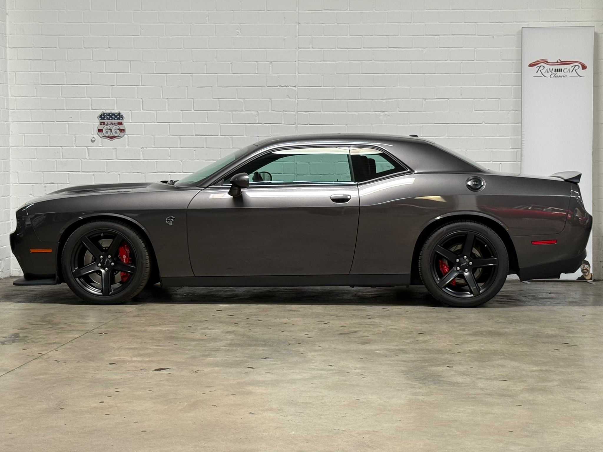 
Dodge Challenger SRT Hellcat full									