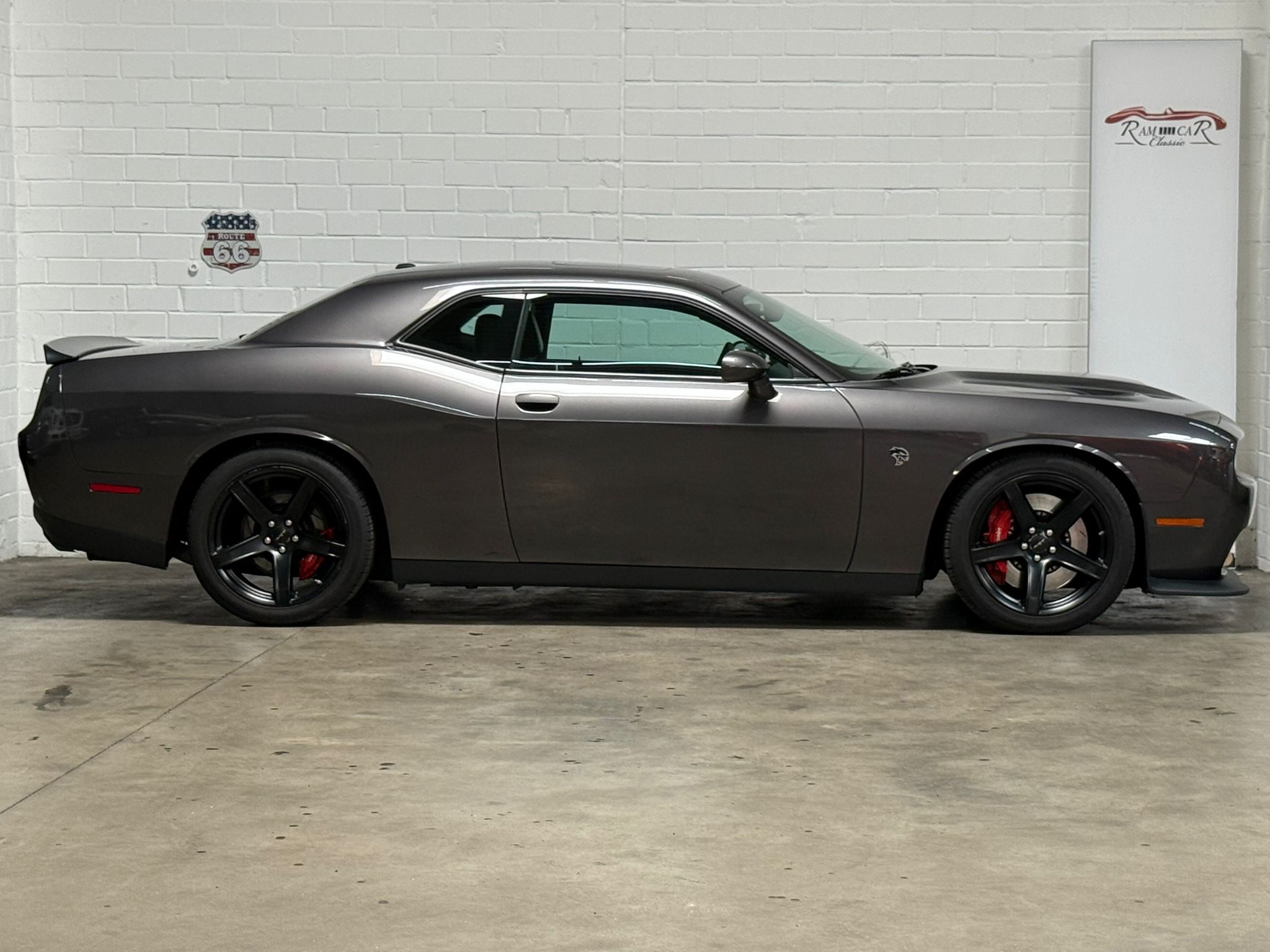 
Dodge Challenger SRT Hellcat full									