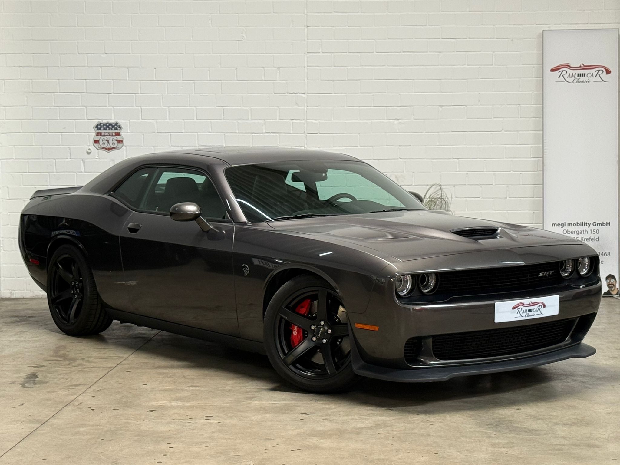 
Dodge Challenger SRT Hellcat full									