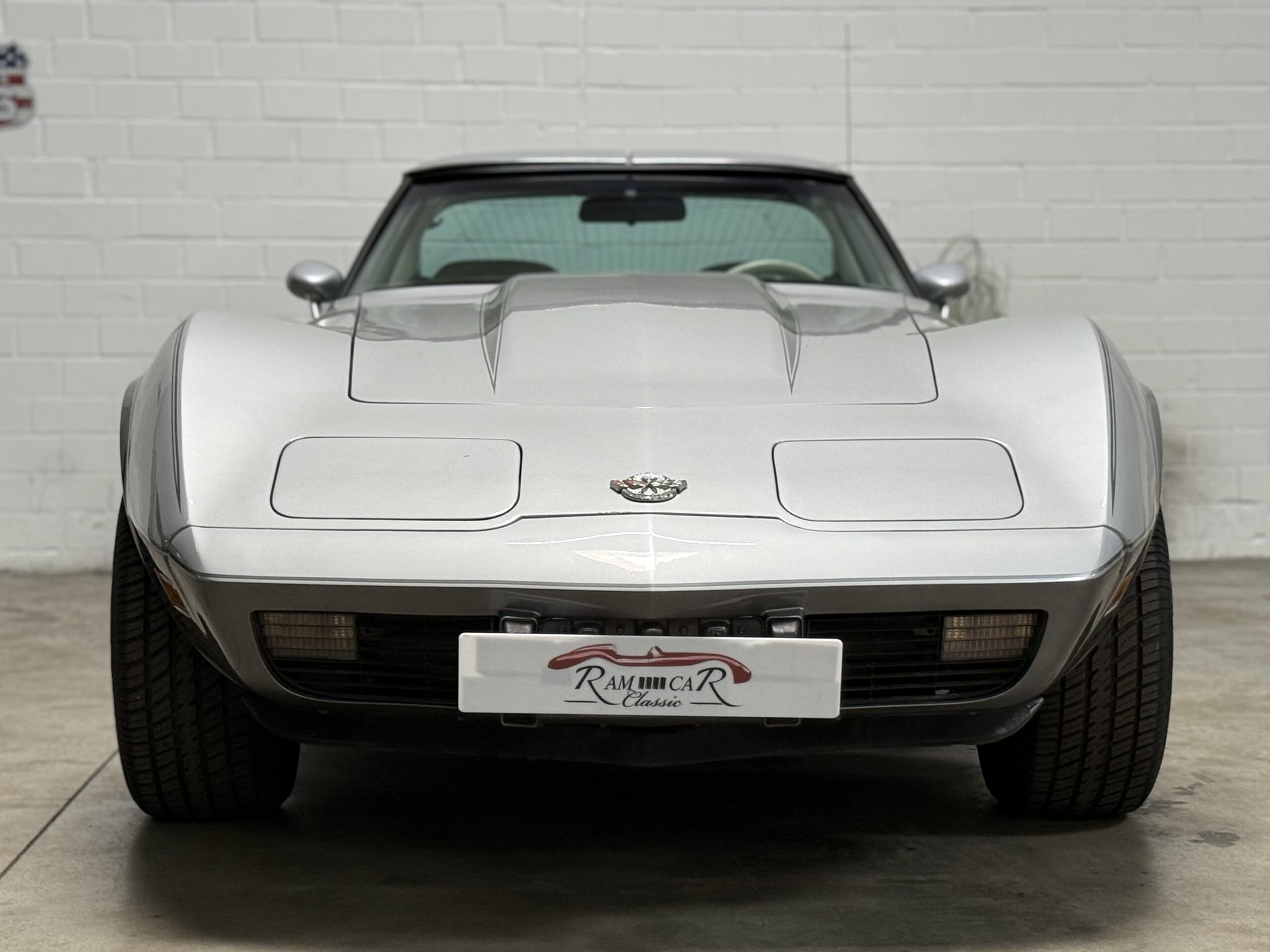 
Chevrolet Corvette C3 Stingray – Baujahr 1978 – H – Kennzeichen full									
