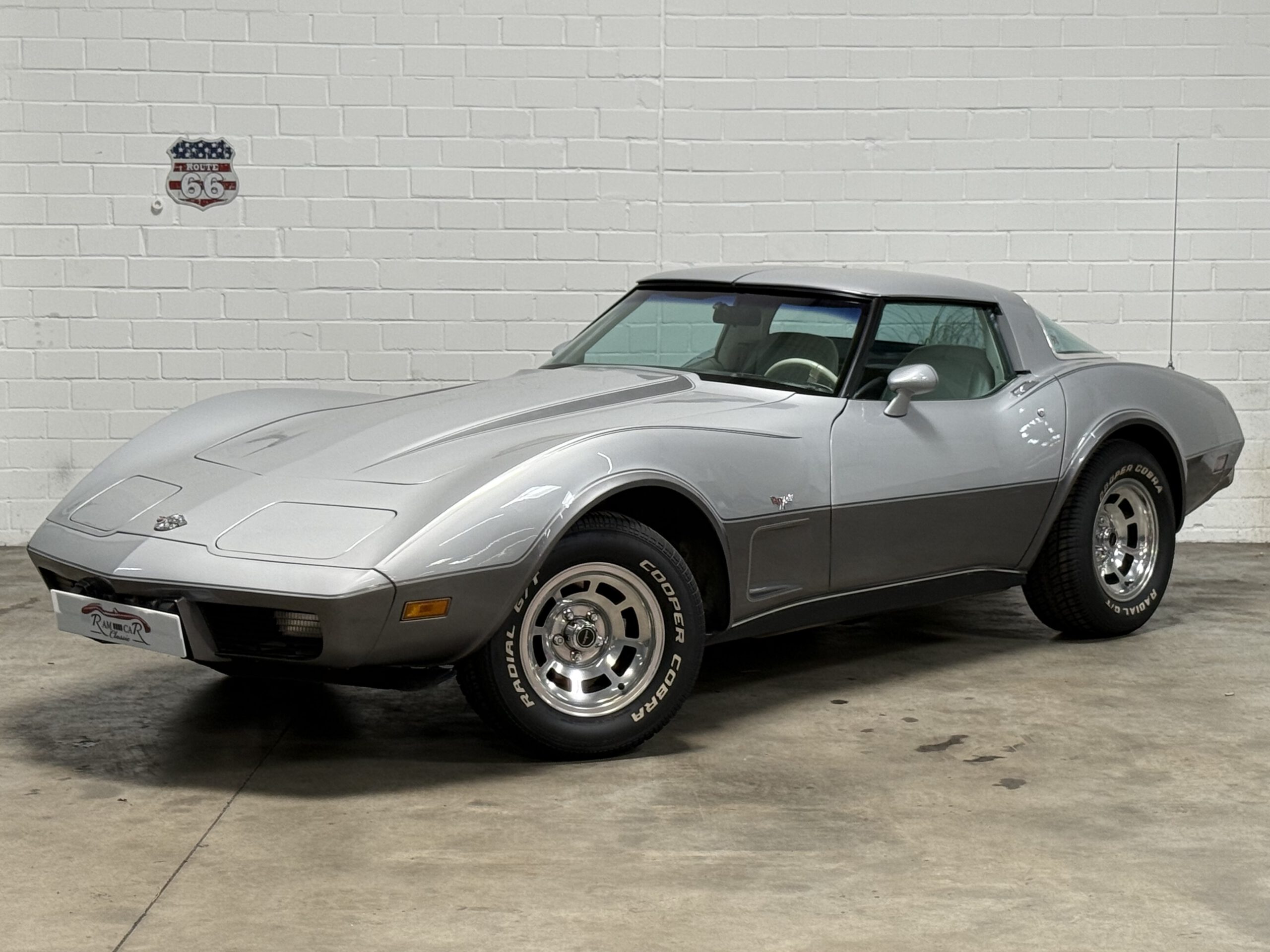 
Chevrolet Corvette C3 Stingray – Baujahr 1978 – H – Kennzeichen full									