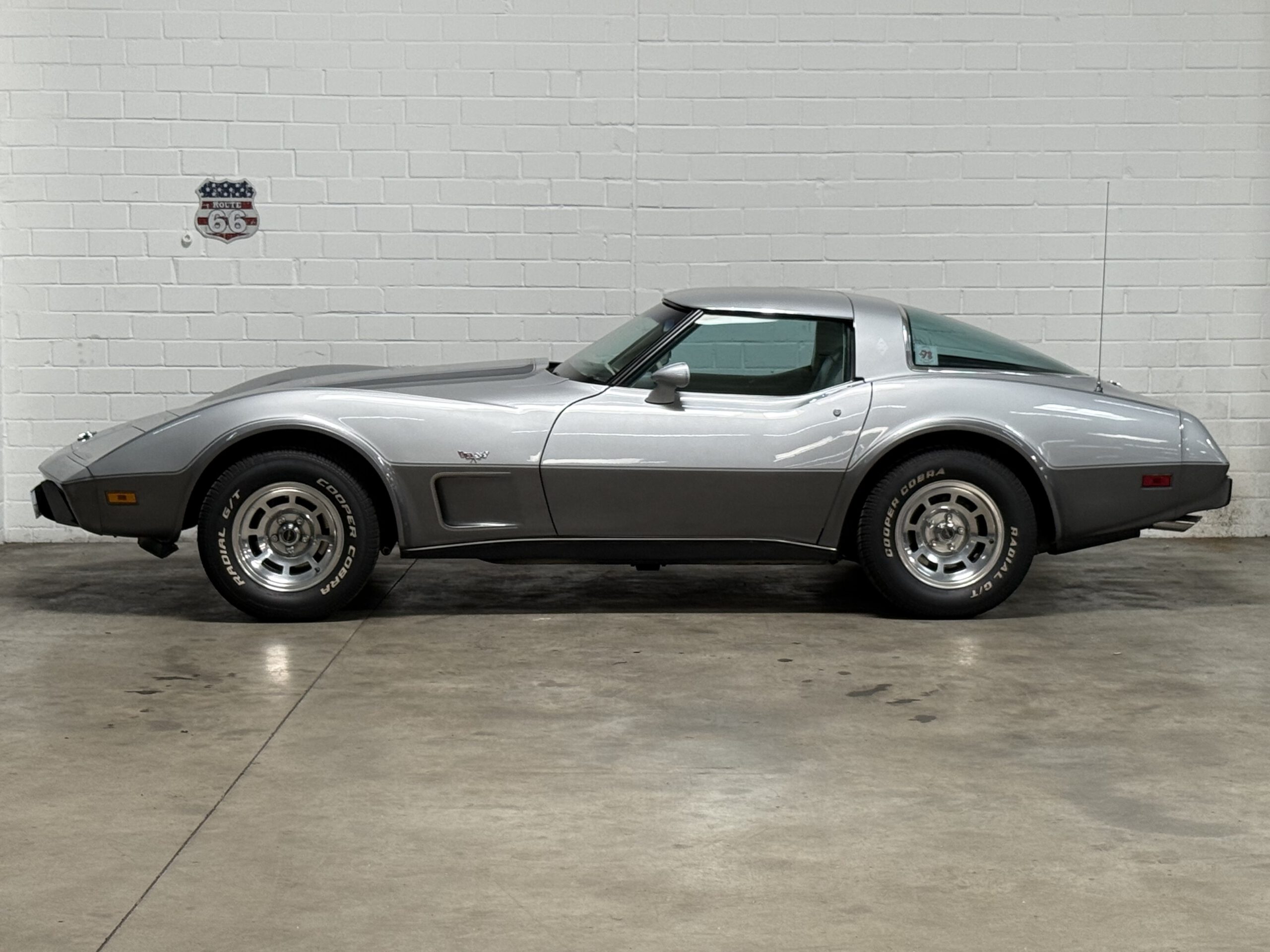 
Chevrolet Corvette C3 Stingray – Baujahr 1978 – H – Kennzeichen full									