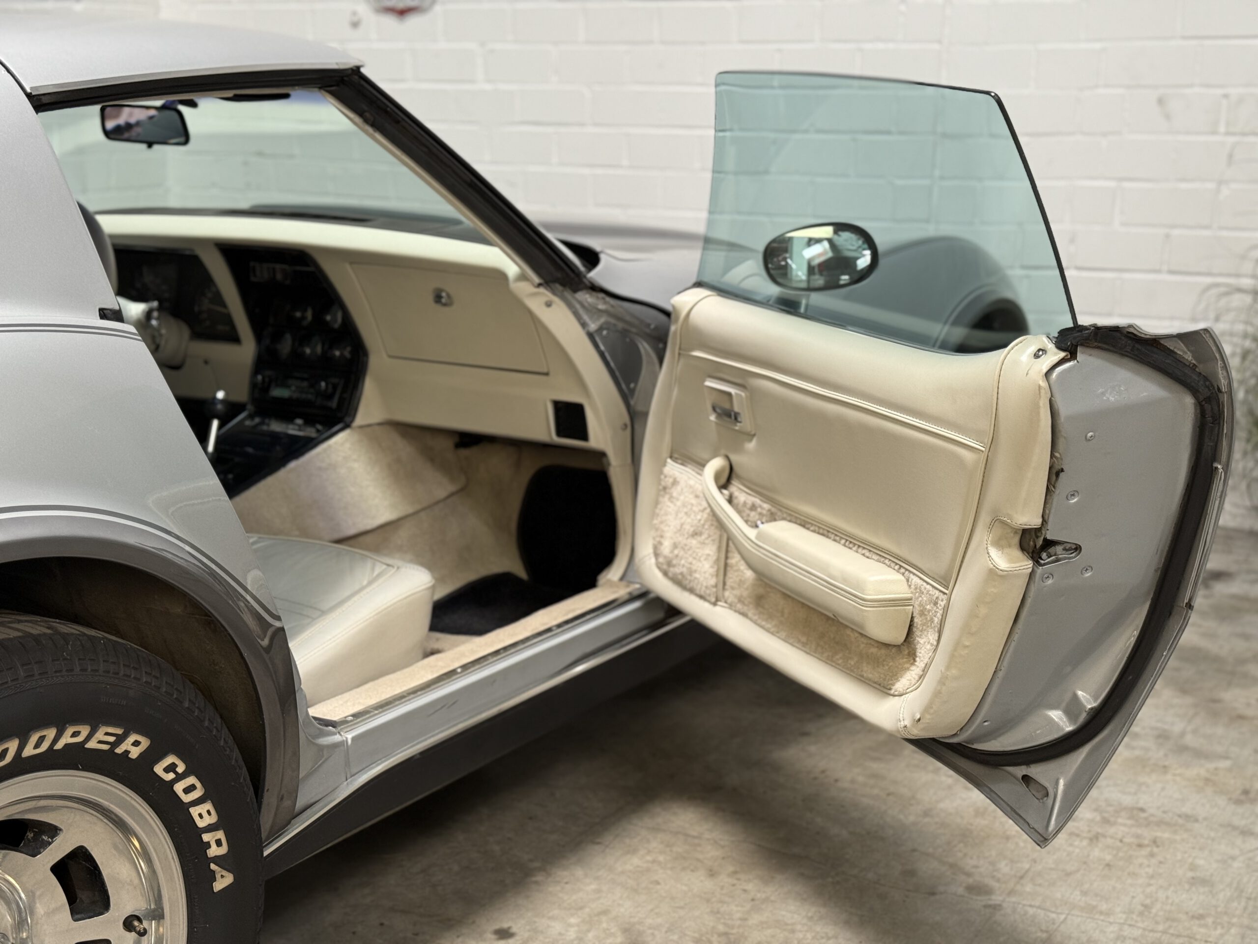 
Chevrolet Corvette C3 Stingray – Baujahr 1978 – H – Kennzeichen full									