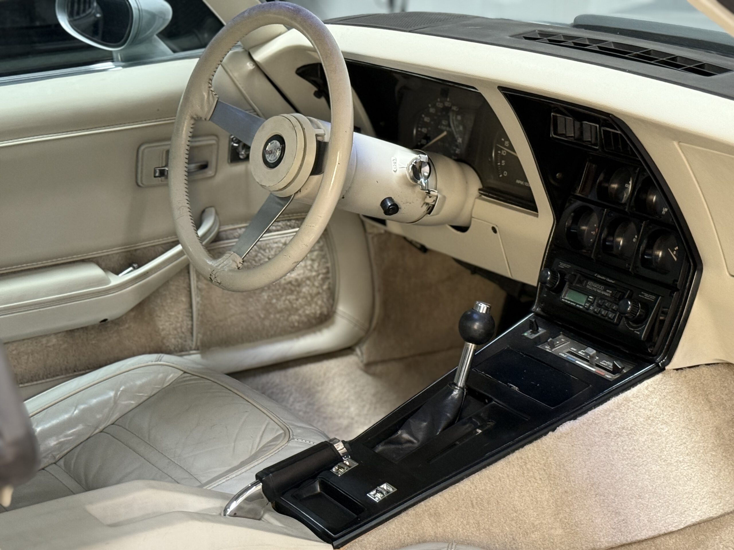 
Chevrolet Corvette C3 Stingray – Baujahr 1978 – H – Kennzeichen full									