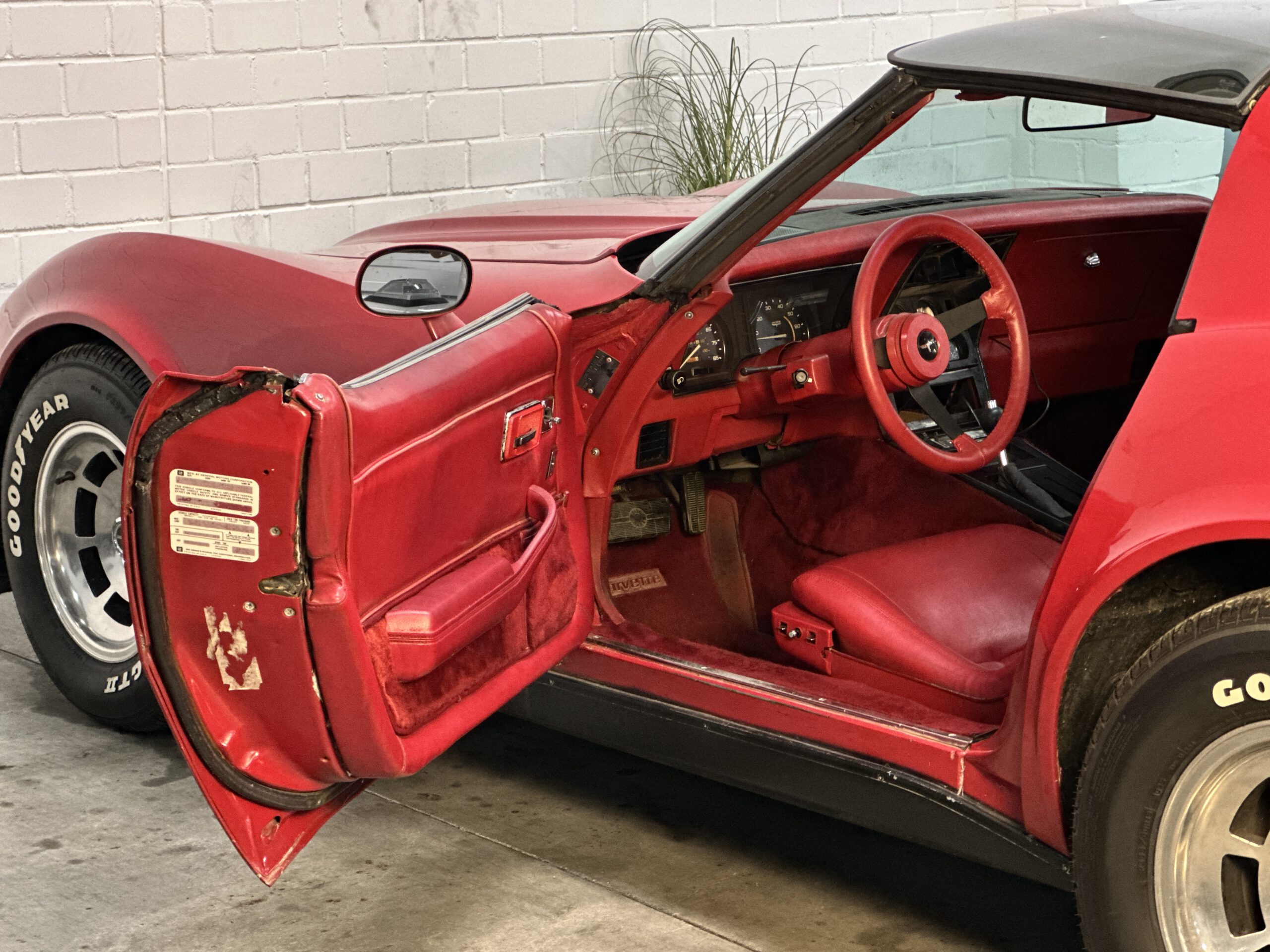 
Chevrolet Corvette C3 Targa Baujahr 1981, Glasdach, neue HU full									