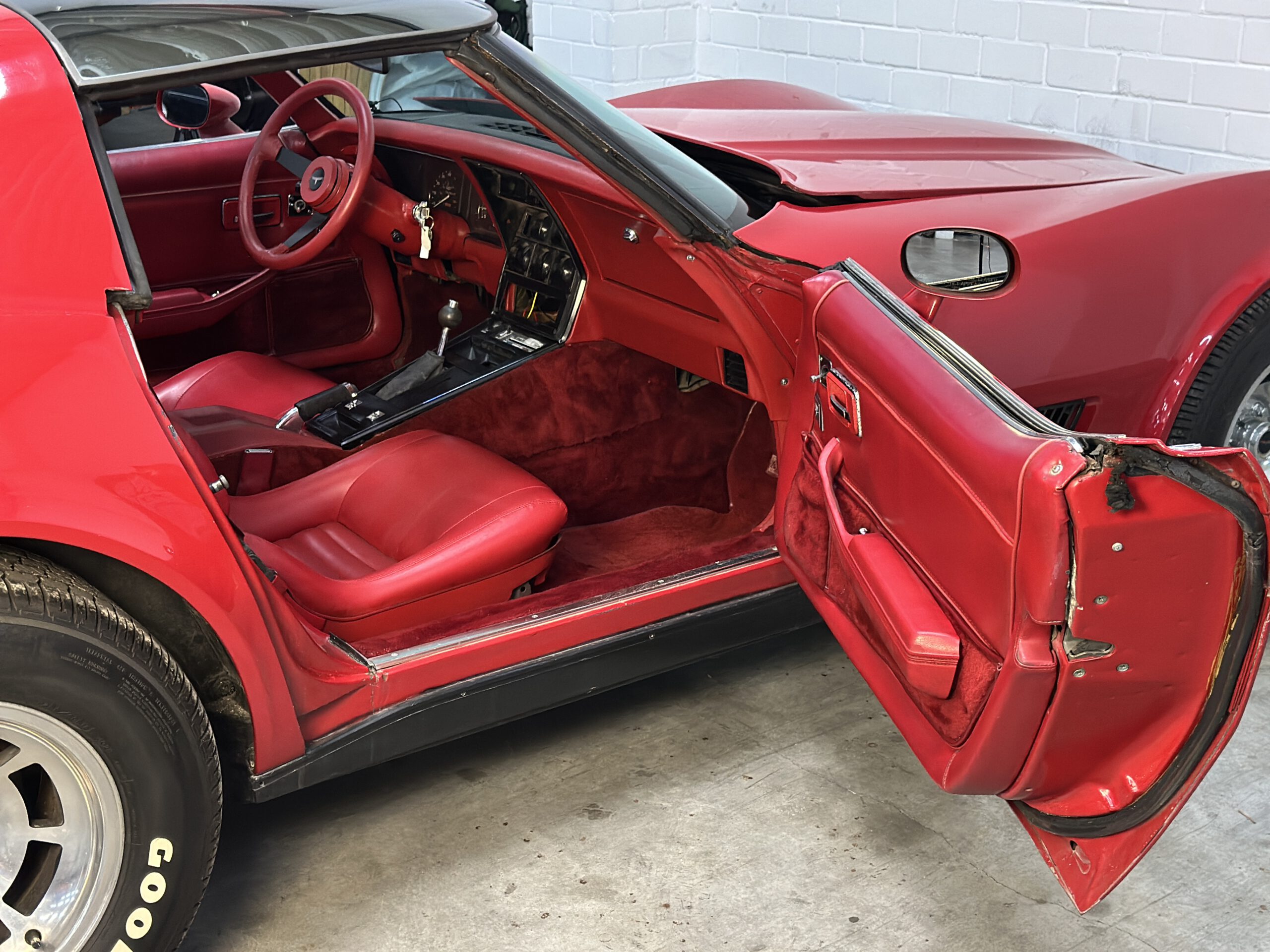 
Chevrolet Corvette C3 Targa Baujahr 1981, Glasdach, neue HU full									