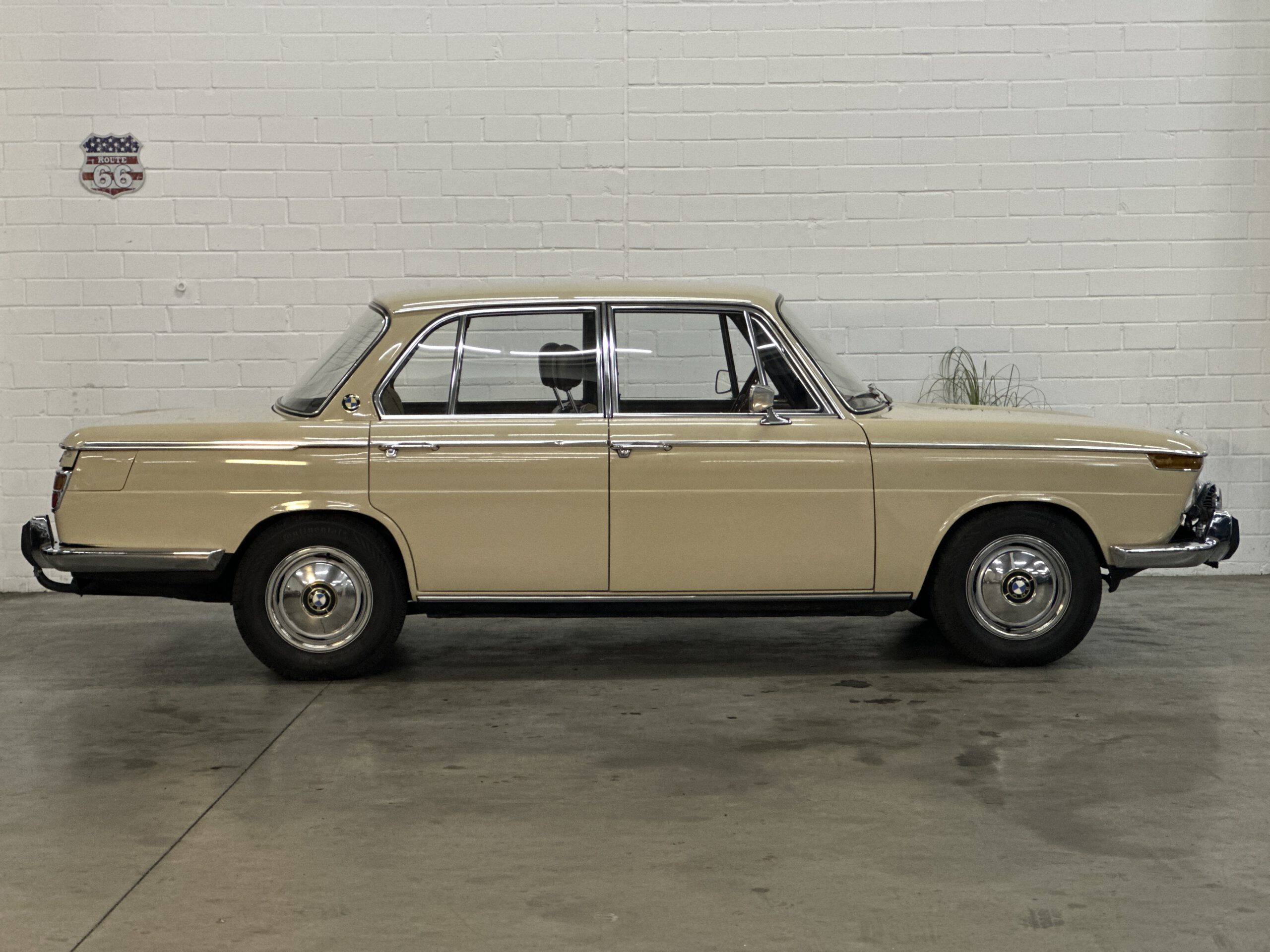 
BMW 2000 Tilux im Originalzustand – ungeschweißt full									