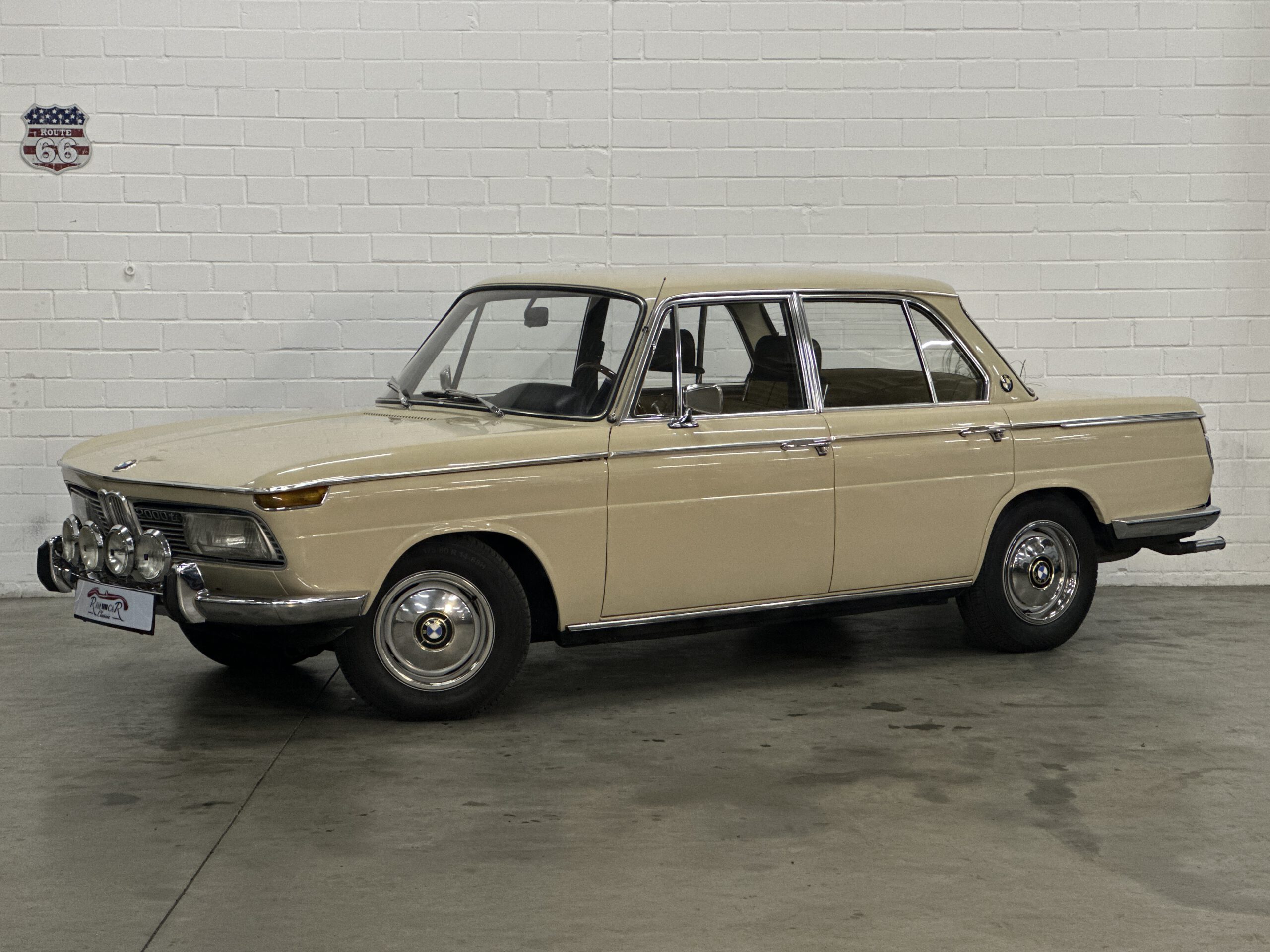 
BMW 2000 Tilux im Originalzustand – ungeschweißt full									