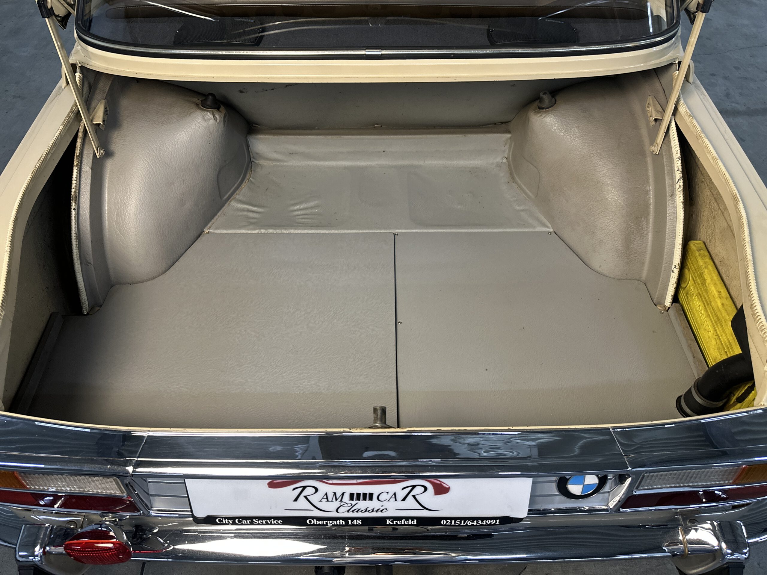 
BMW 2000 Tilux im Originalzustand – ungeschweißt full									