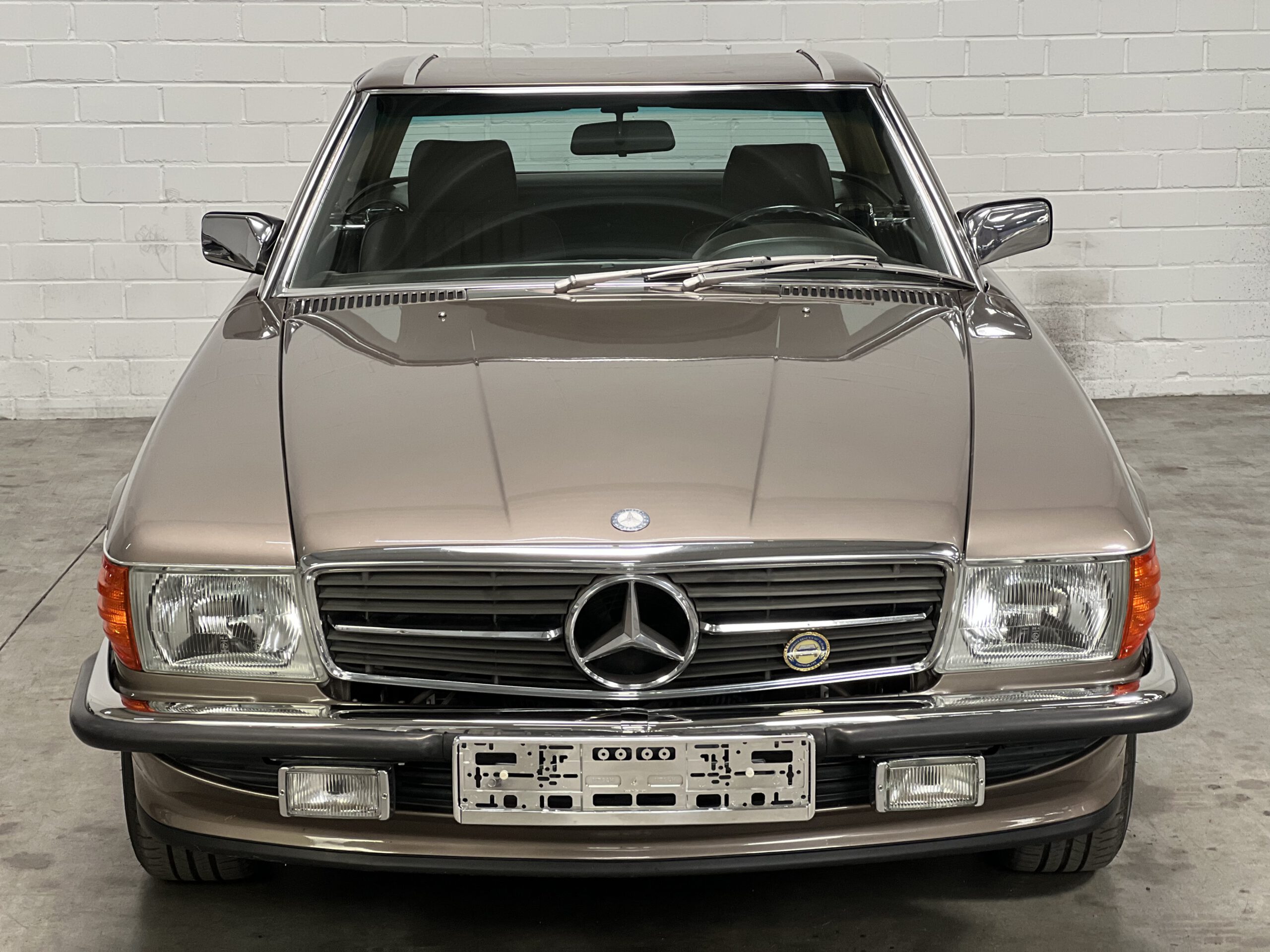 
Mercedes-Benz SL 560 full									