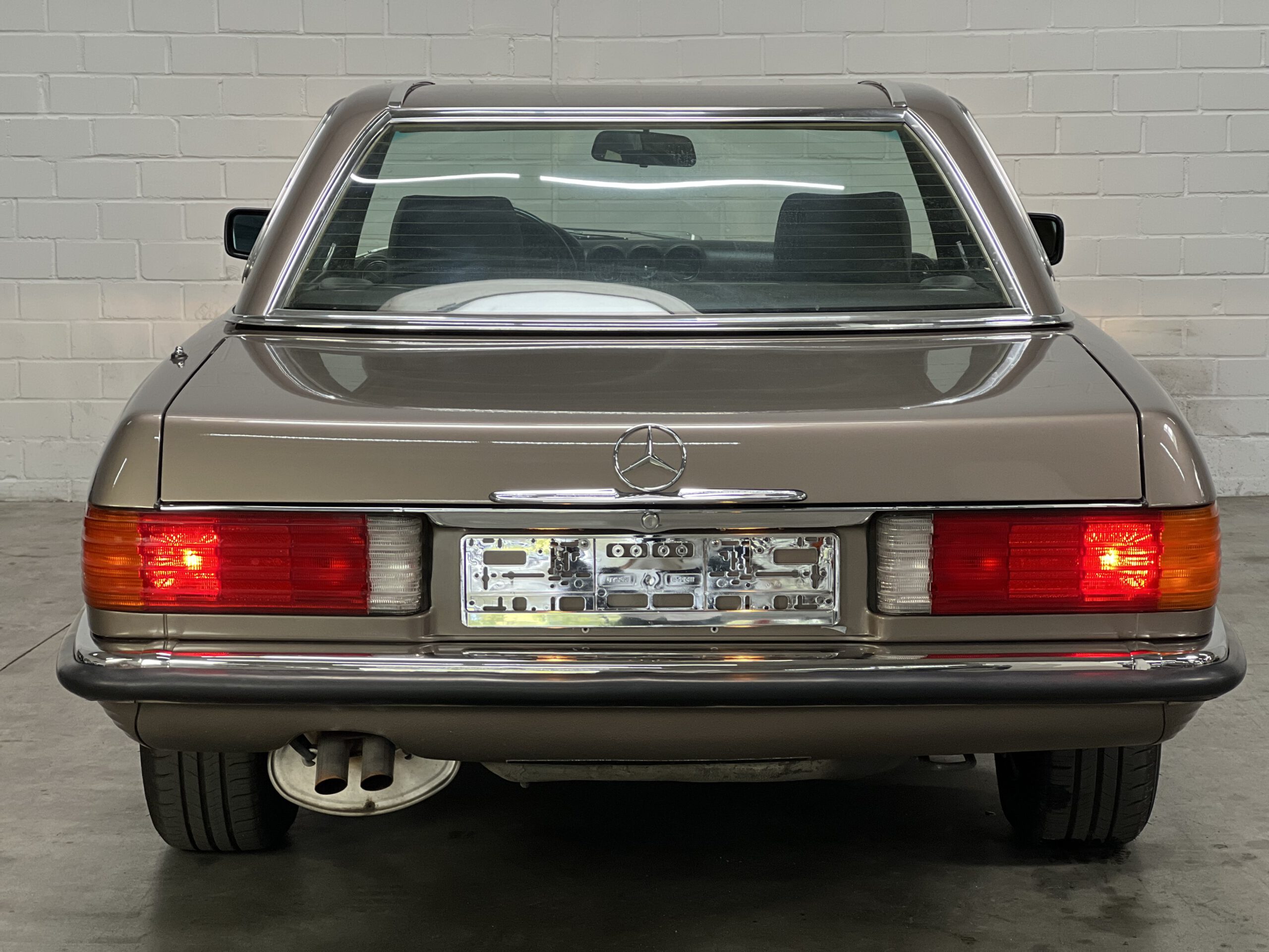 
								Mercedes-Benz SL 560 full									