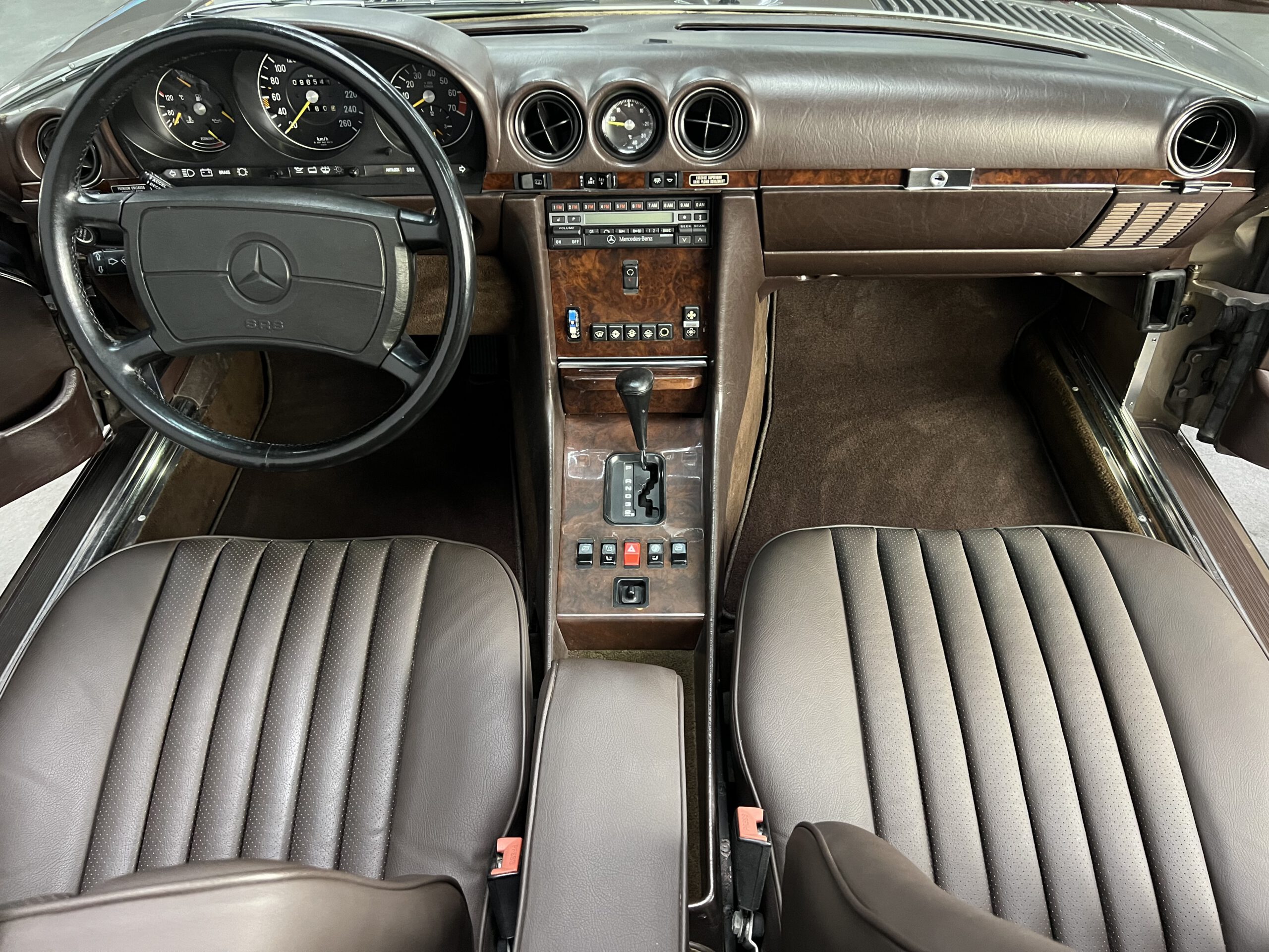 
Mercedes-Benz SL 560 full									