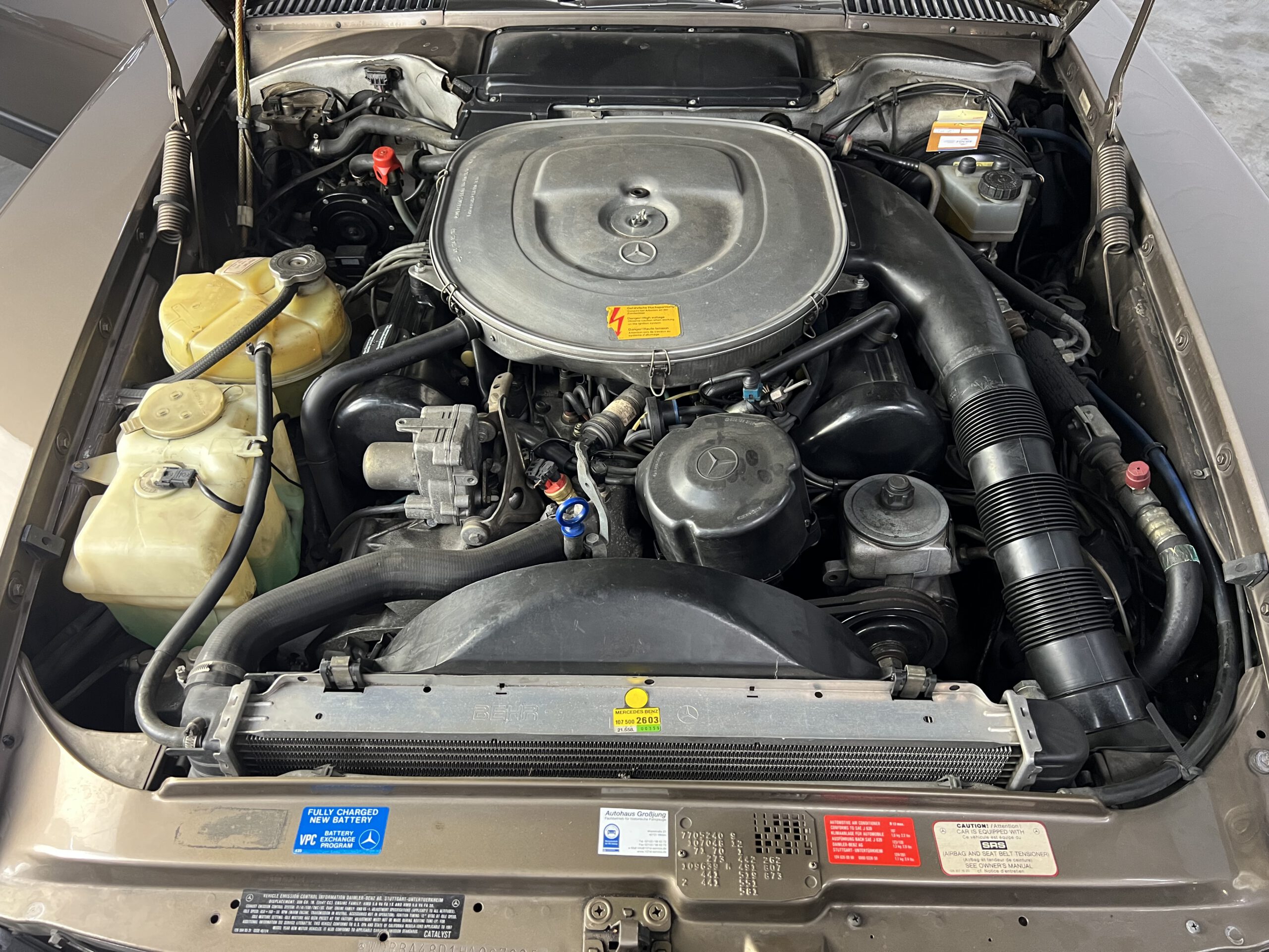 
Mercedes-Benz SL 560 full									