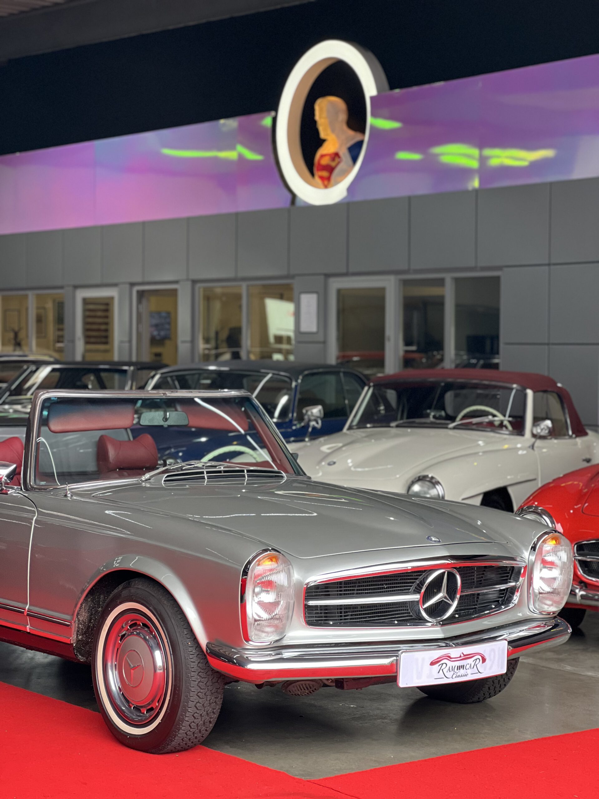 
								Mercedes-Benz 280 SL Pagode deutsches Fahrzeug matching numbers 40Jahre im Familienbesitz full									