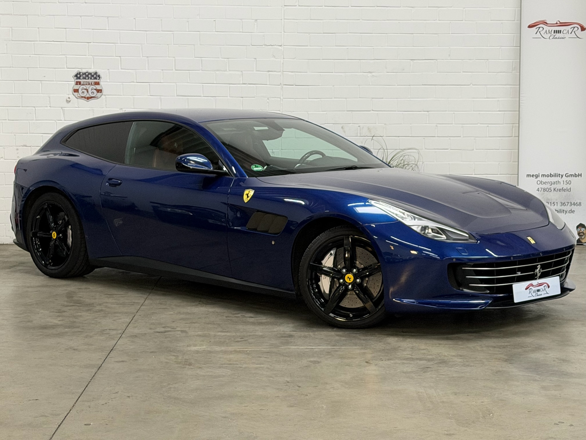 
								Ferrari GTC4Lusso 2. Hand Ferrari Scheckheft inkl. MwSt. full									