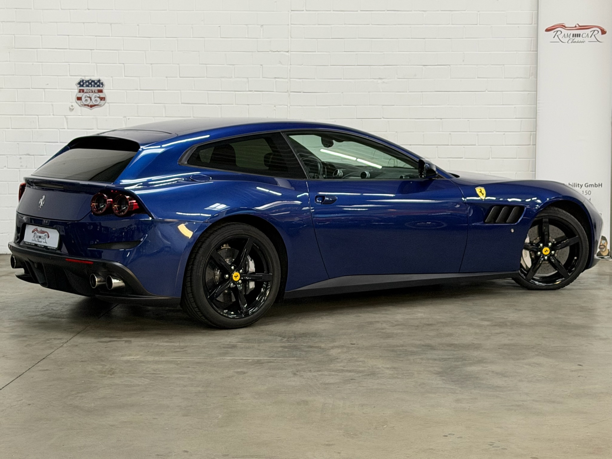 
								Ferrari GTC4Lusso 2. Hand Ferrari Scheckheft inkl. MwSt. full									
