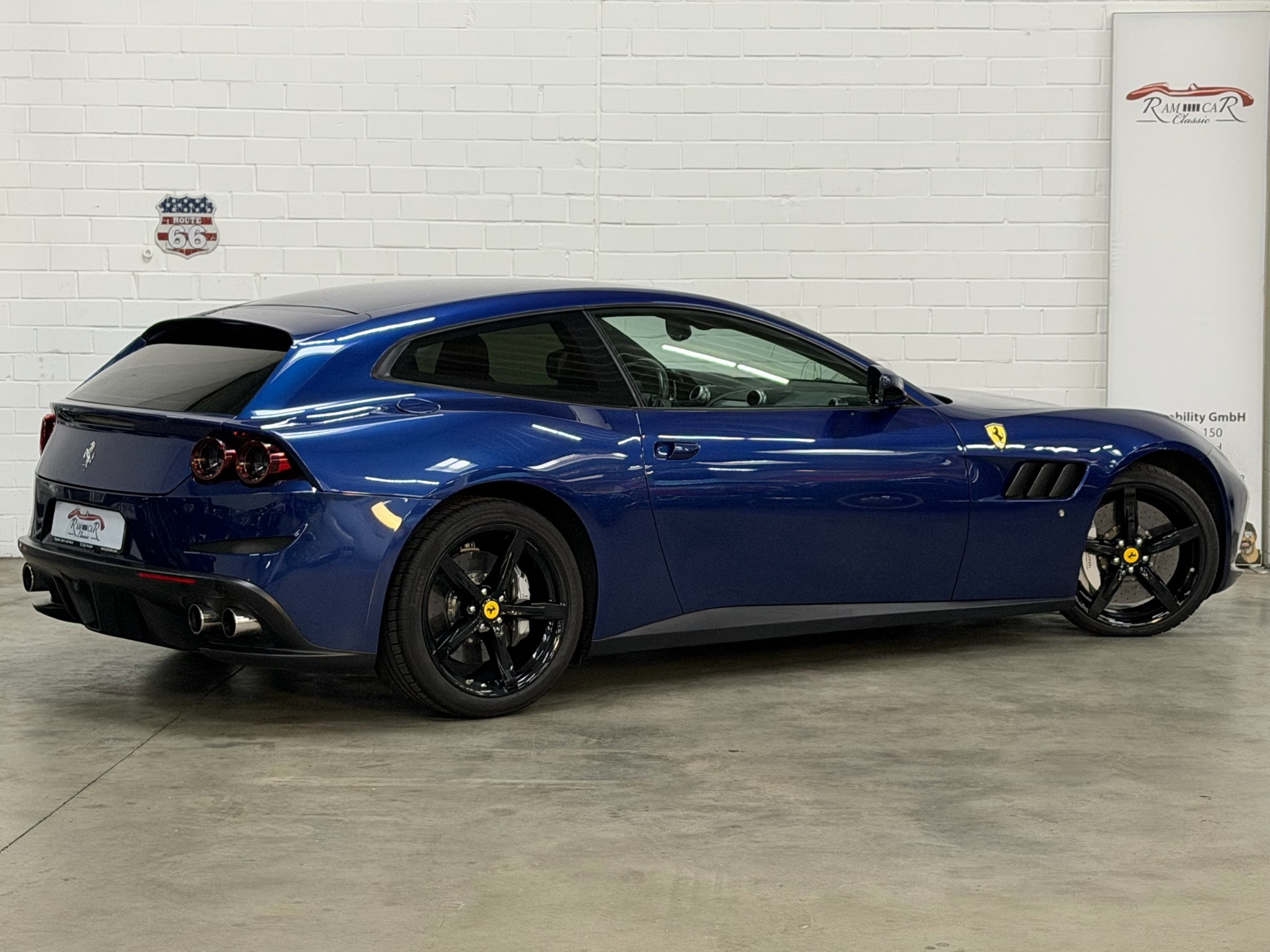 
								Ferrari GTC4Lusso 2. Hand Ferrari Scheckheft inkl. MwSt. full									