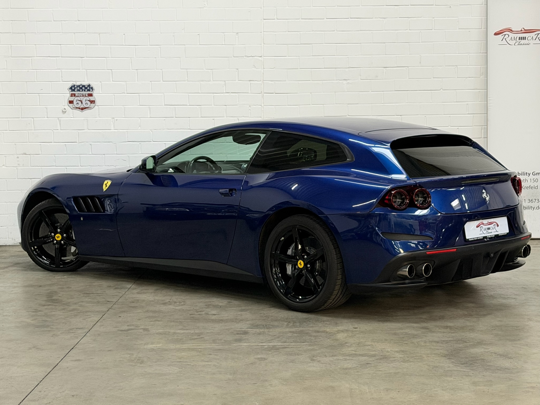 
								Ferrari GTC4Lusso 2. Hand Ferrari Scheckheft inkl. MwSt. full									