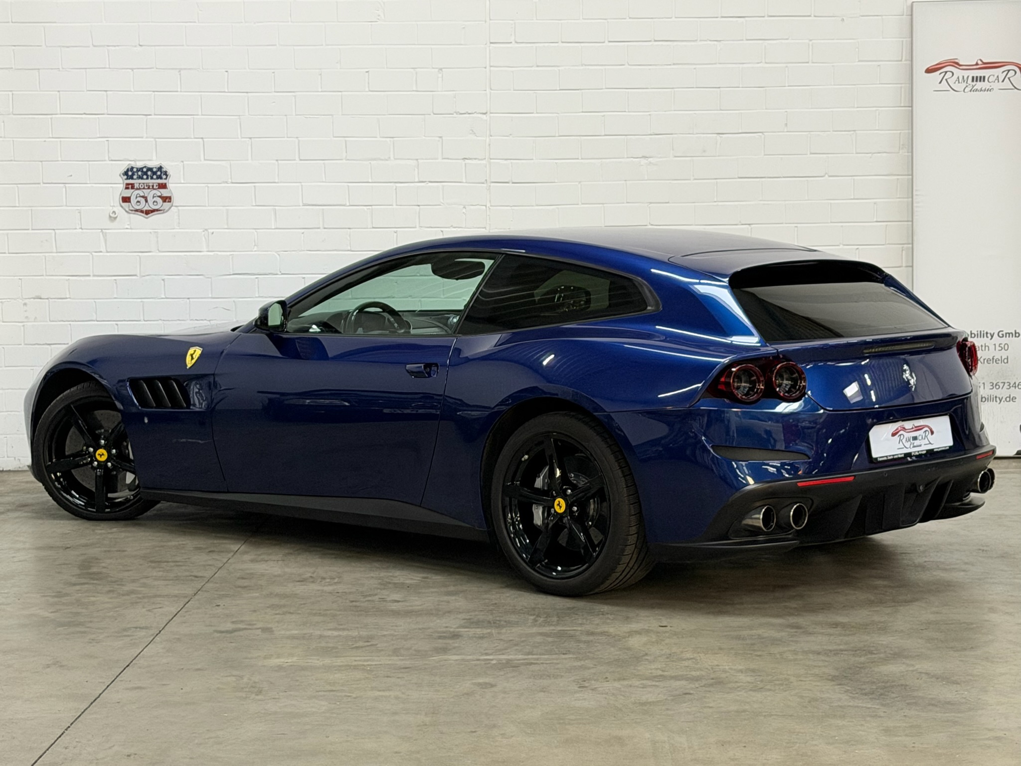 
								Ferrari GTC4Lusso 2. Hand Ferrari Scheckheft inkl. MwSt. full									