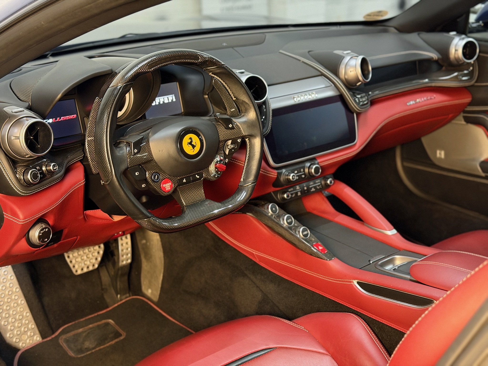 
								Ferrari GTC4Lusso 2. Hand Ferrari Scheckheft inkl. MwSt. full									