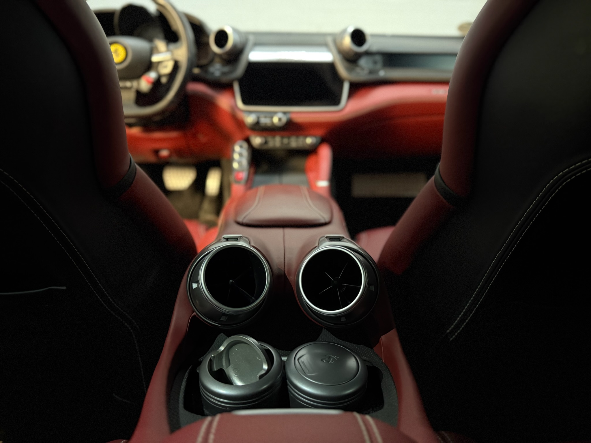 
								Ferrari GTC4Lusso 2. Hand Ferrari Scheckheft inkl. MwSt. full									