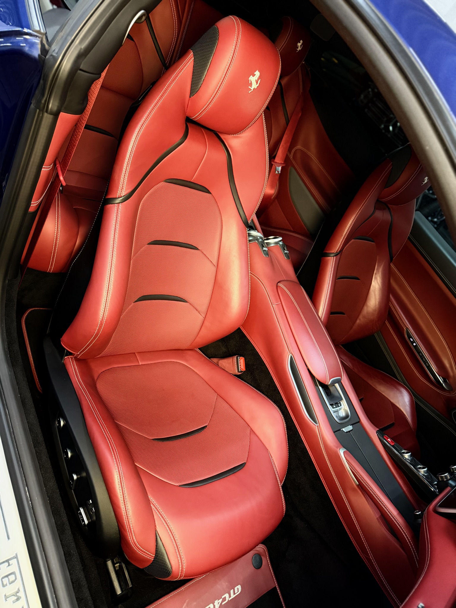 
								Ferrari GTC4Lusso 2. Hand Ferrari Scheckheft inkl. MwSt. full									