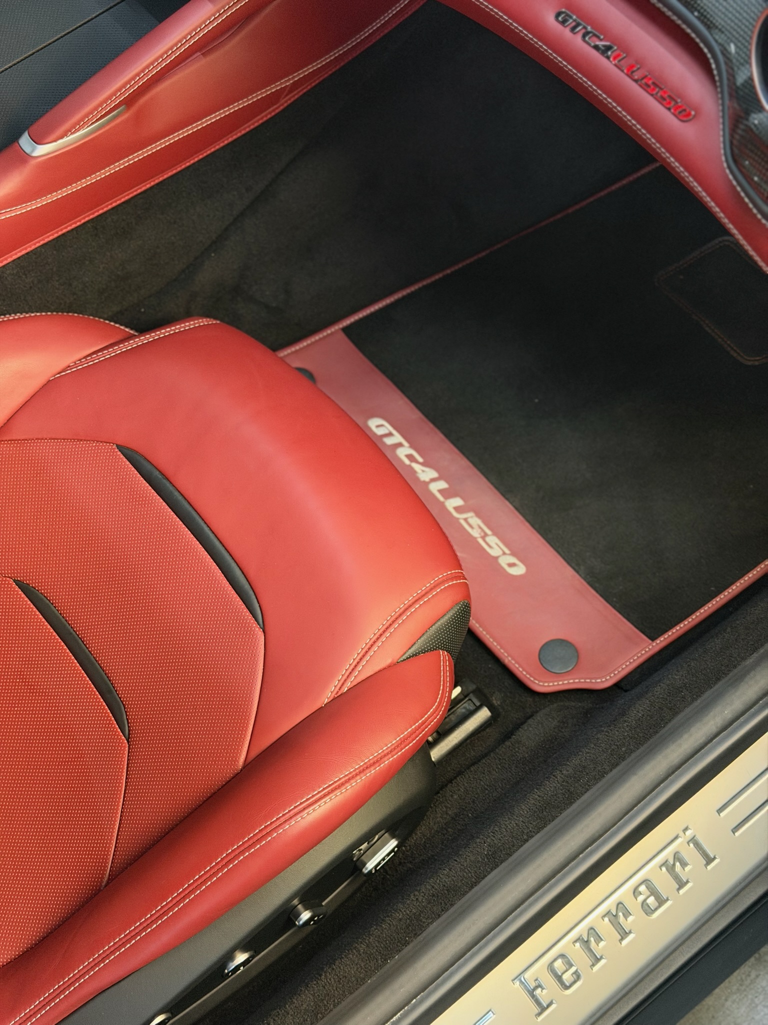 
								Ferrari GTC4Lusso 2. Hand Ferrari Scheckheft inkl. MwSt. full									